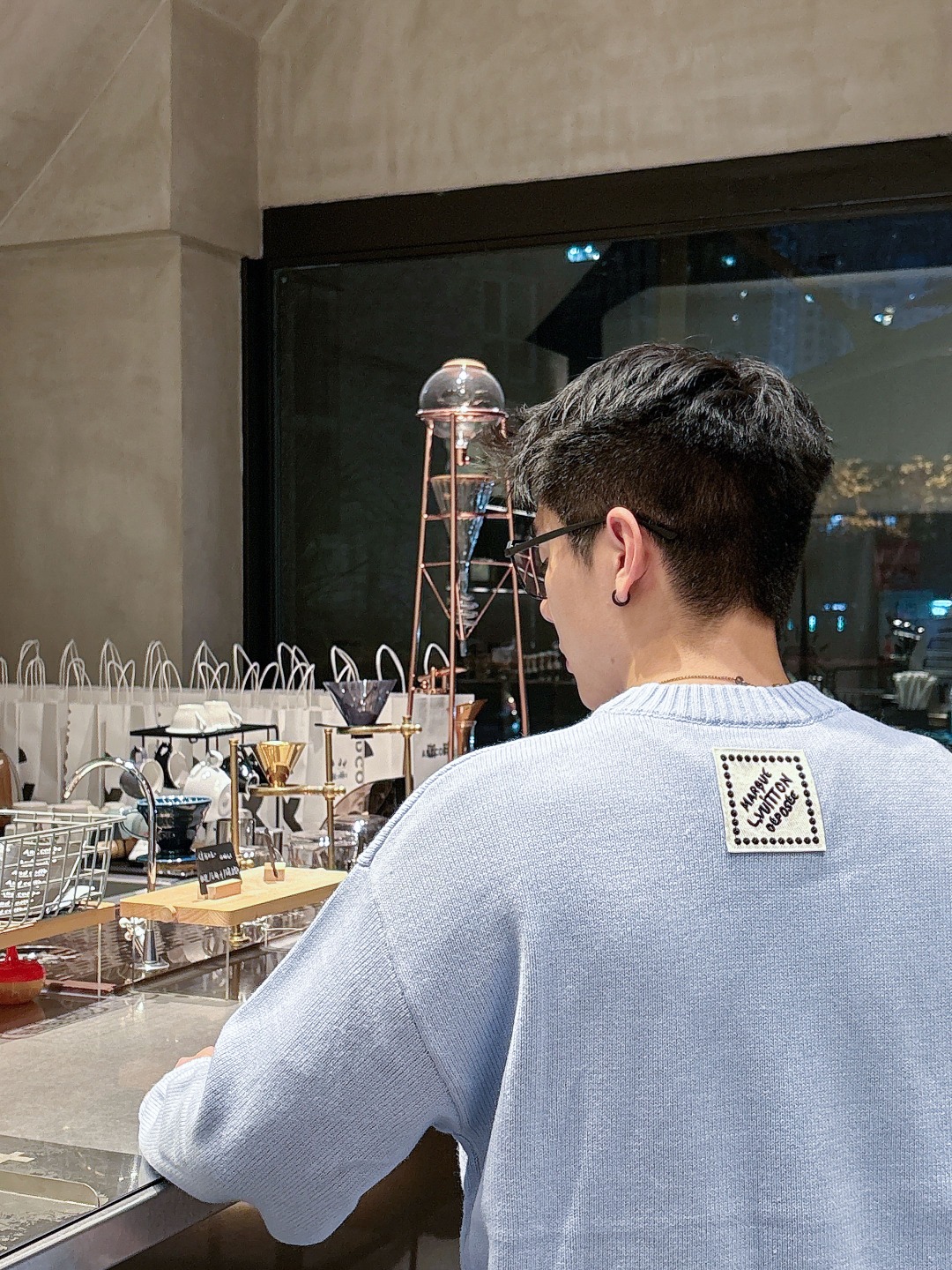 Lv💥独家专供新品时尚休闲毛衣 进口原版科技面料，柔软舒适，上身舒适透气，亲肤不扎人，独特混搭设计风格，