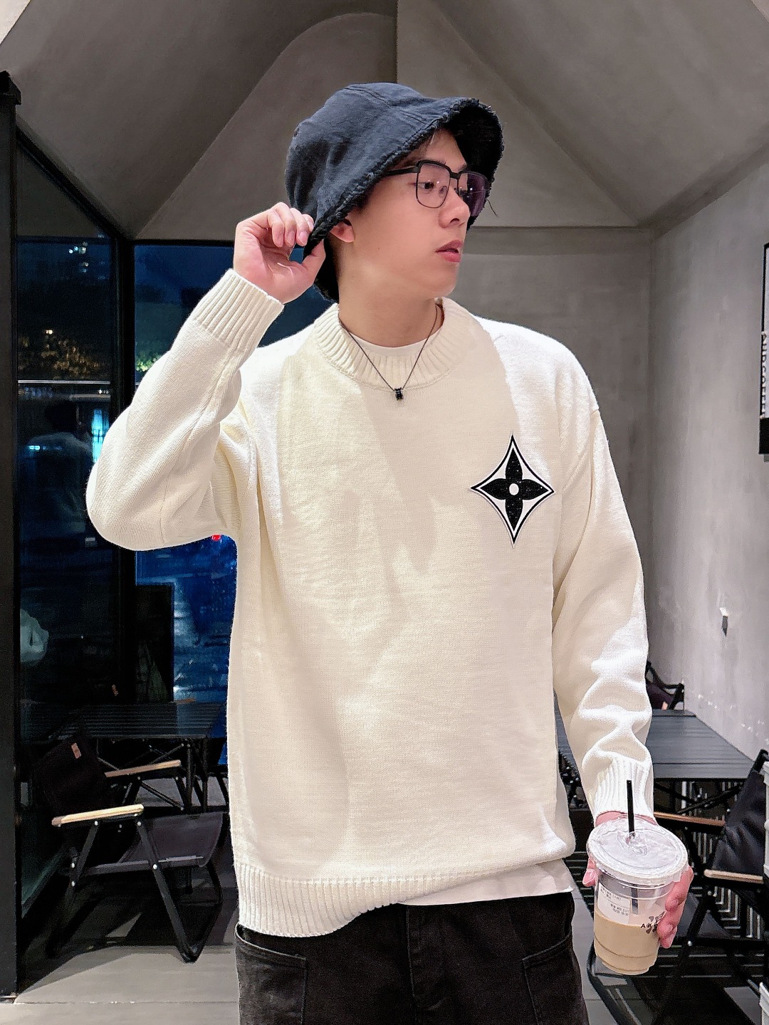 Lv💥独家专供新品时尚休闲毛衣 进口原版科技面料，柔软舒适，上身舒适透气，亲肤不扎人，独特混搭设计风格，