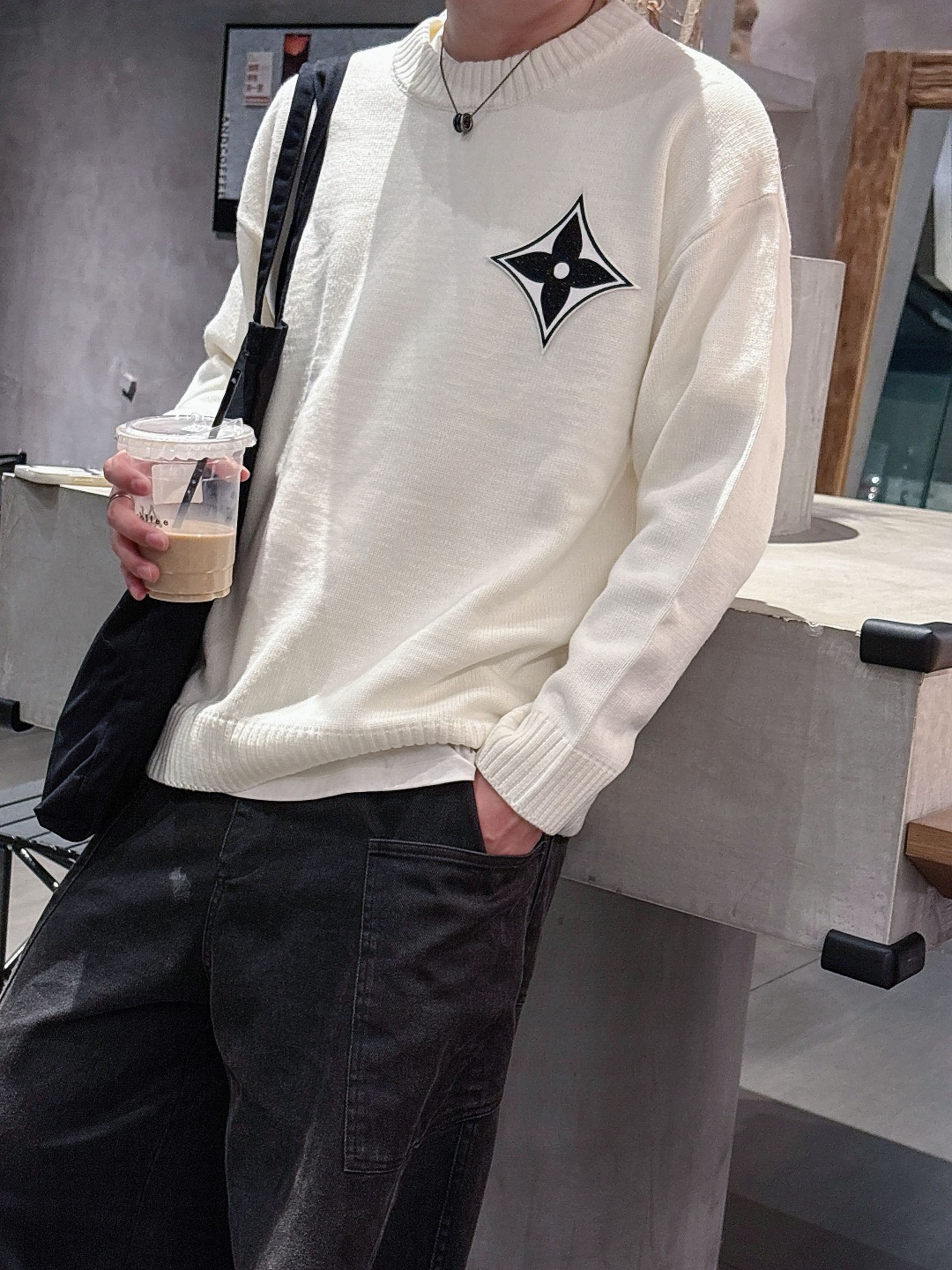 Lv💥独家专供新品时尚休闲毛衣 进口原版科技面料，柔软舒适，上身舒适透气，亲肤不扎人，独特混搭设计风格，