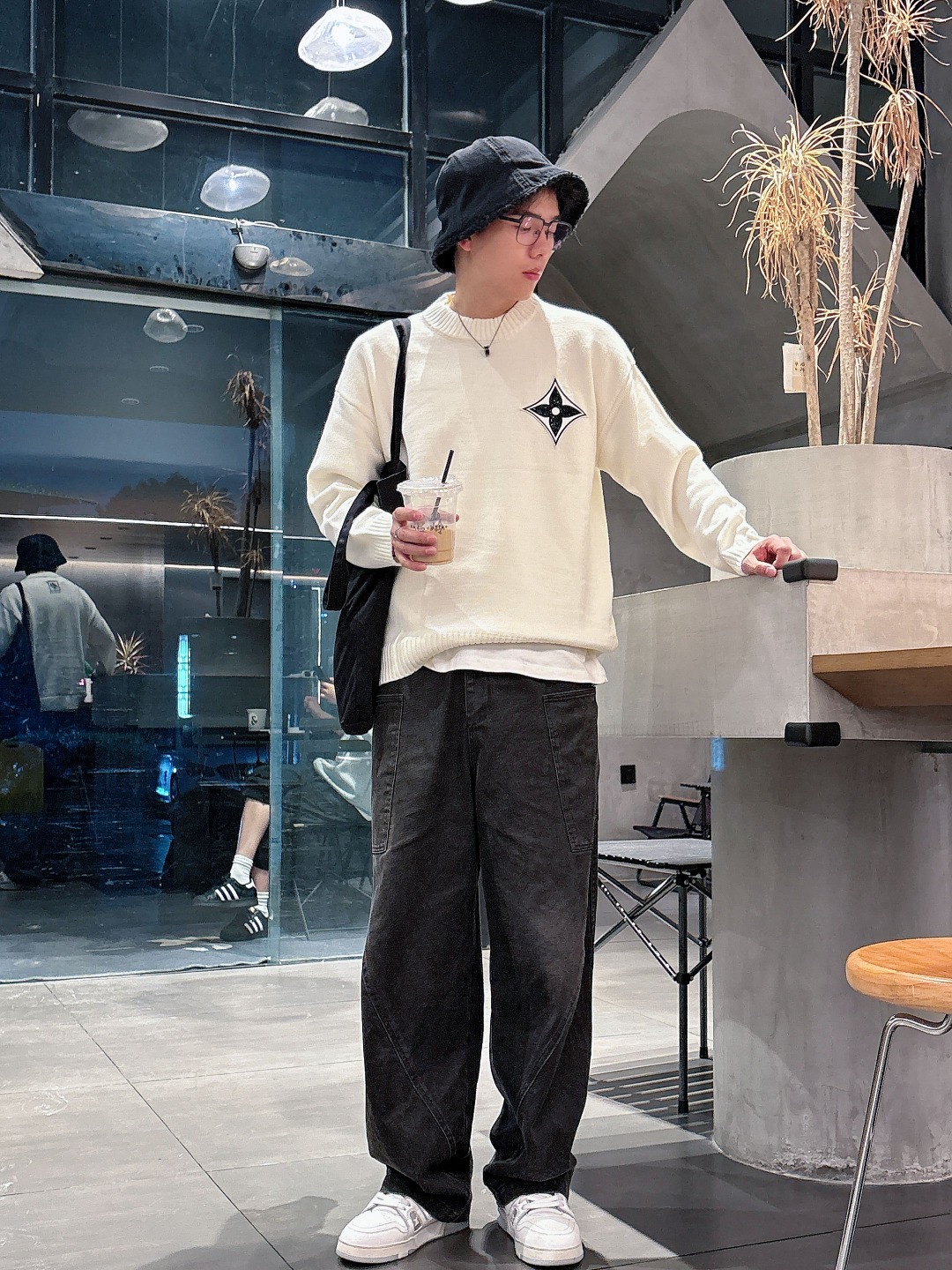 Lv💥独家专供新品时尚休闲毛衣 进口原版科技面料，柔软舒适，上身舒适透气，亲肤不扎人，独特混搭设计风格，