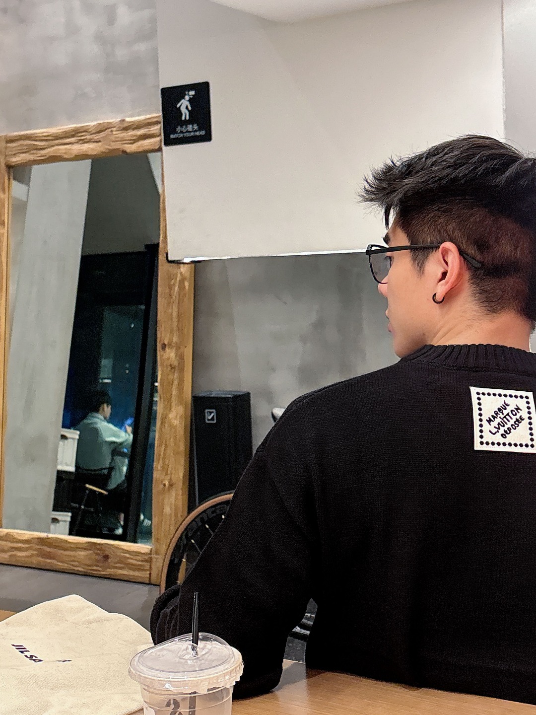 Lv💥独家专供新品时尚休闲毛衣 进口原版科技面料，柔软舒适，上身舒适透气，亲肤不扎人，独特混搭设计风格，