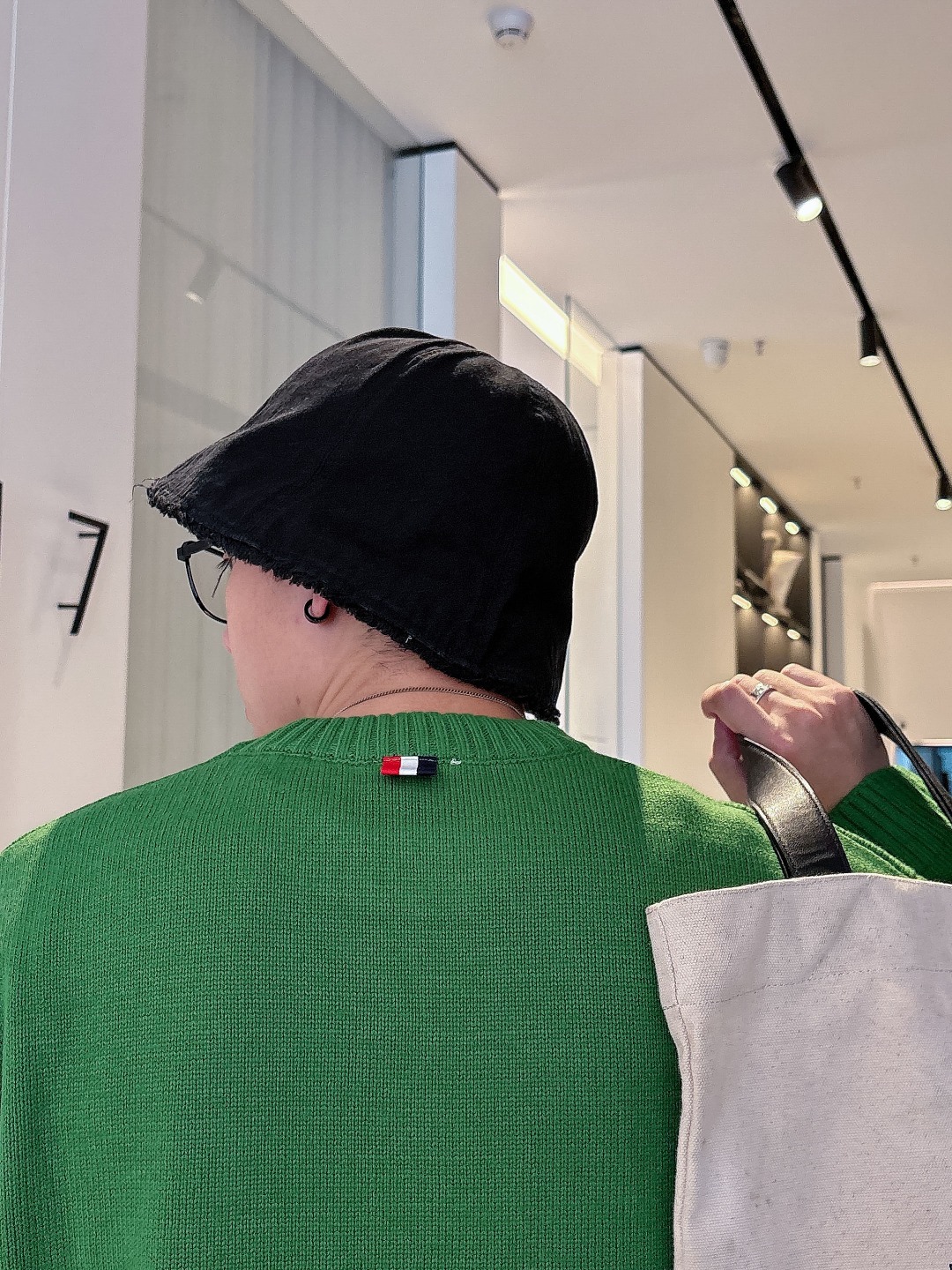 蒙口 💥独家专供新品时尚休闲毛衣 进口原版科技面料，柔软舒适，上身舒适透气，亲肤不扎人，独特混搭设计风格