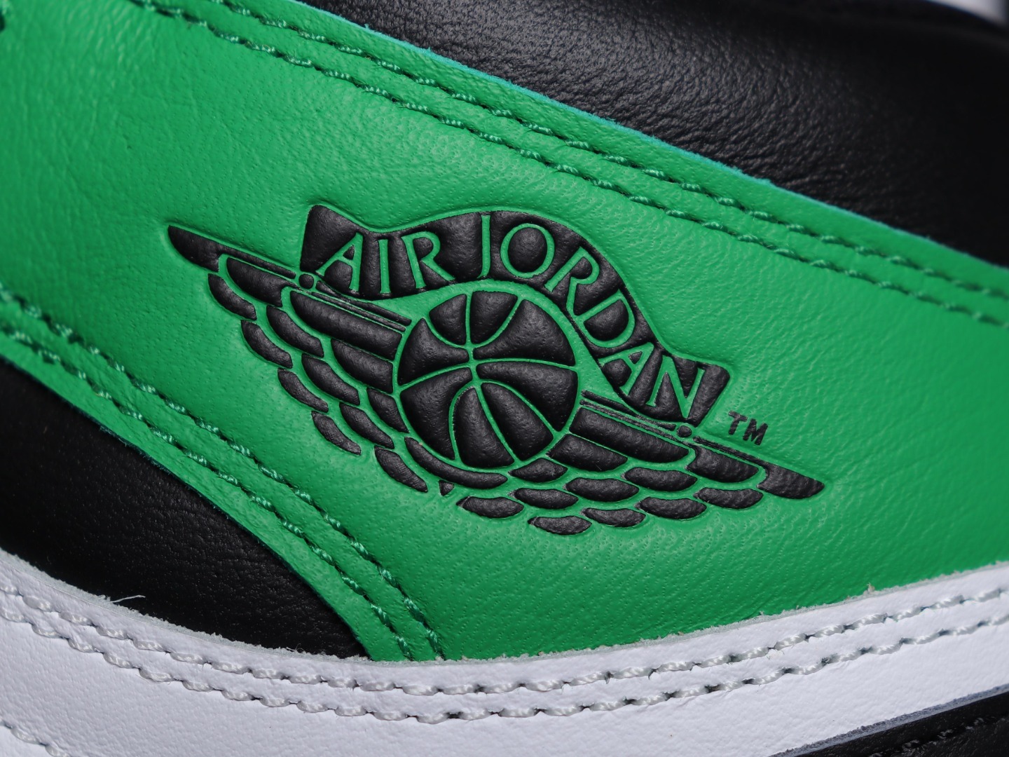 AJ新白绿尺码40.5-47.5总裁R版出品-AirJordan1HighOG“BlackandLuck