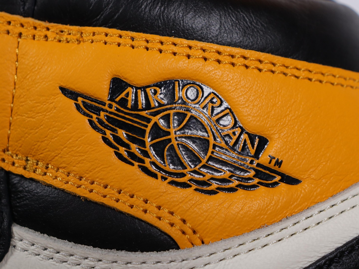 aj1黑黄脚趾尺码40.5-47.5总裁R版出品-AirJordan1HighOG“YellowToe”