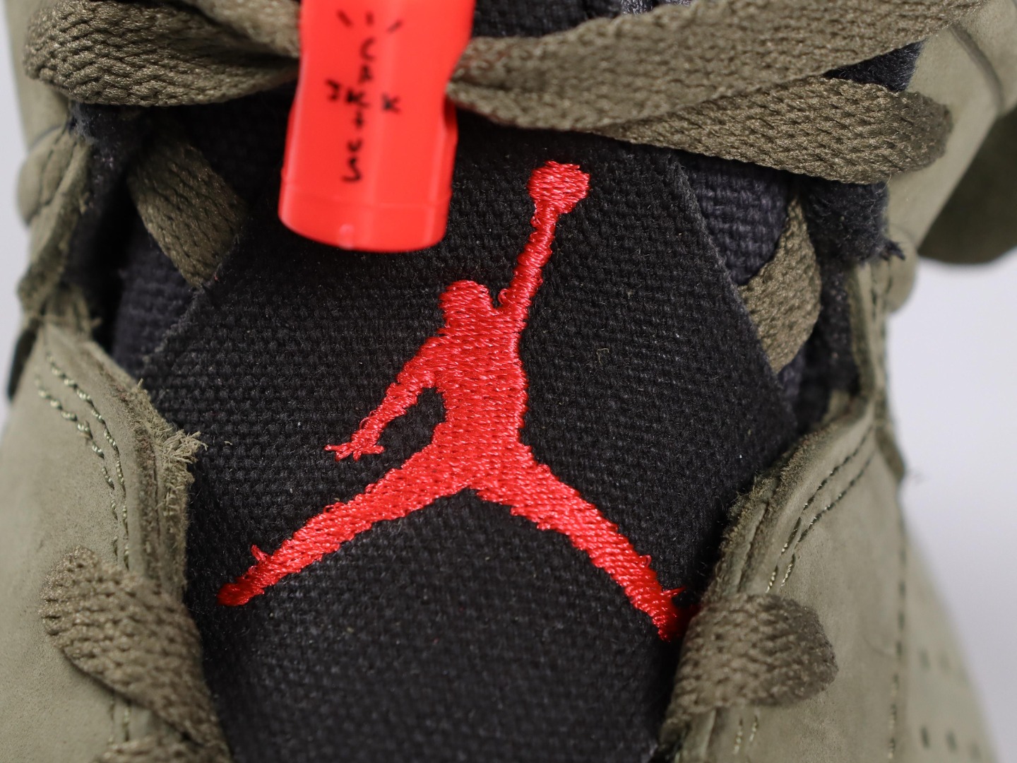 AJ6橄榄绿鞋码40.5-46总裁R版出品-TravisScottxAirJordan6mediumol