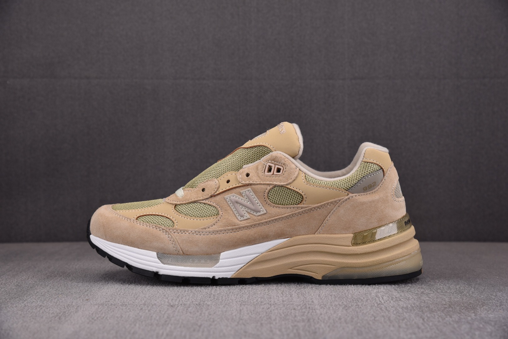 NB992尺码:36-46总裁R版出品-NewBalanceNB992卡其色M992TNYZ004