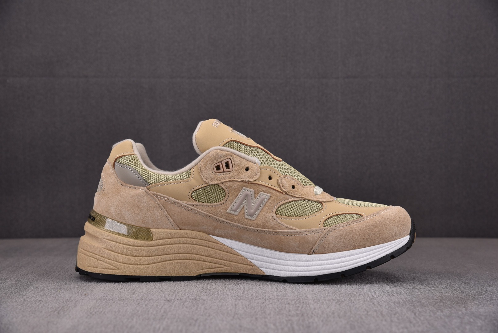 NB992尺码:36-46总裁R版出品-NewBalanceNB992卡其色M992TNYZ004