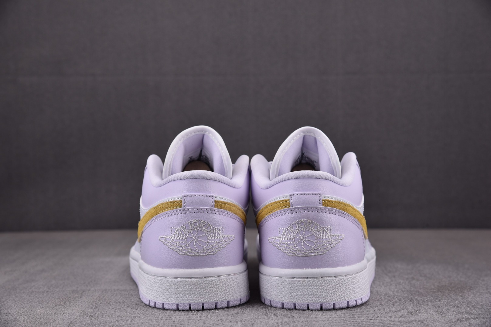 AJLow尺码:35.5-40总裁R版出品-WMNSAirJordan1Low“BarelyGrape”