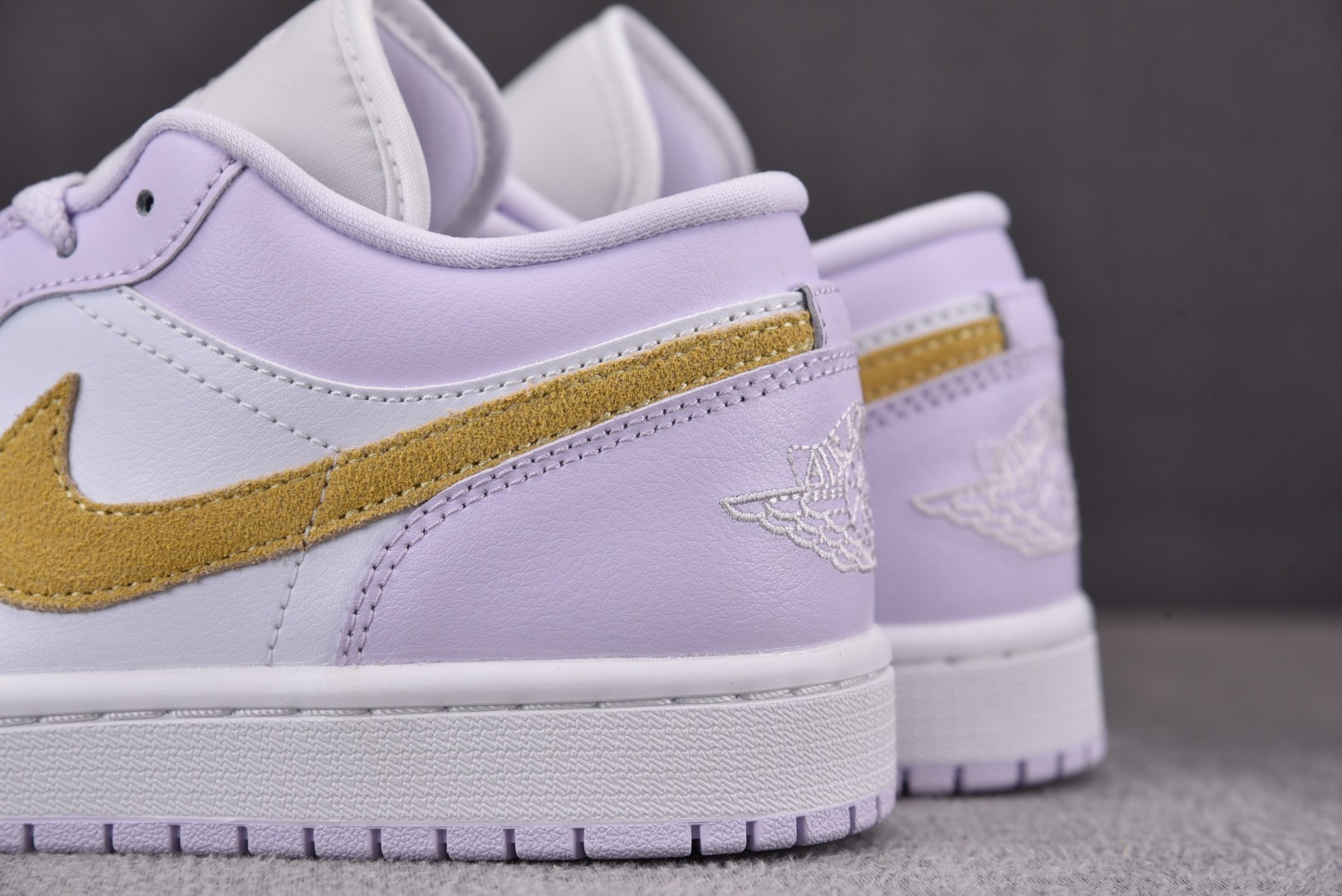 AJLow尺码:35.5-40总裁R版出品-WMNSAirJordan1Low“BarelyGrape”