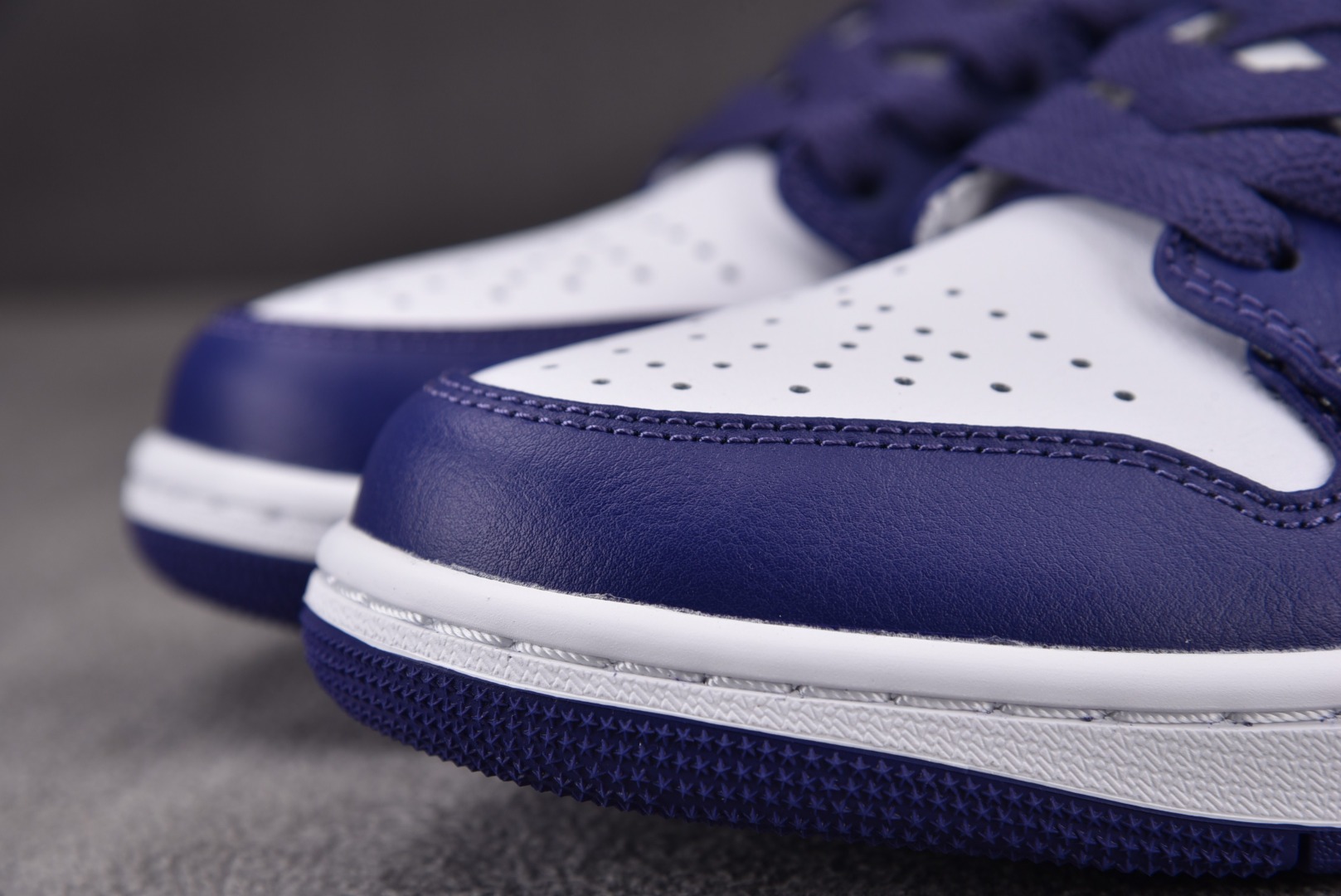 AJLow紫色尺码:40-46总裁R版出品-AirJordan1Low“CoveredPurpleTon