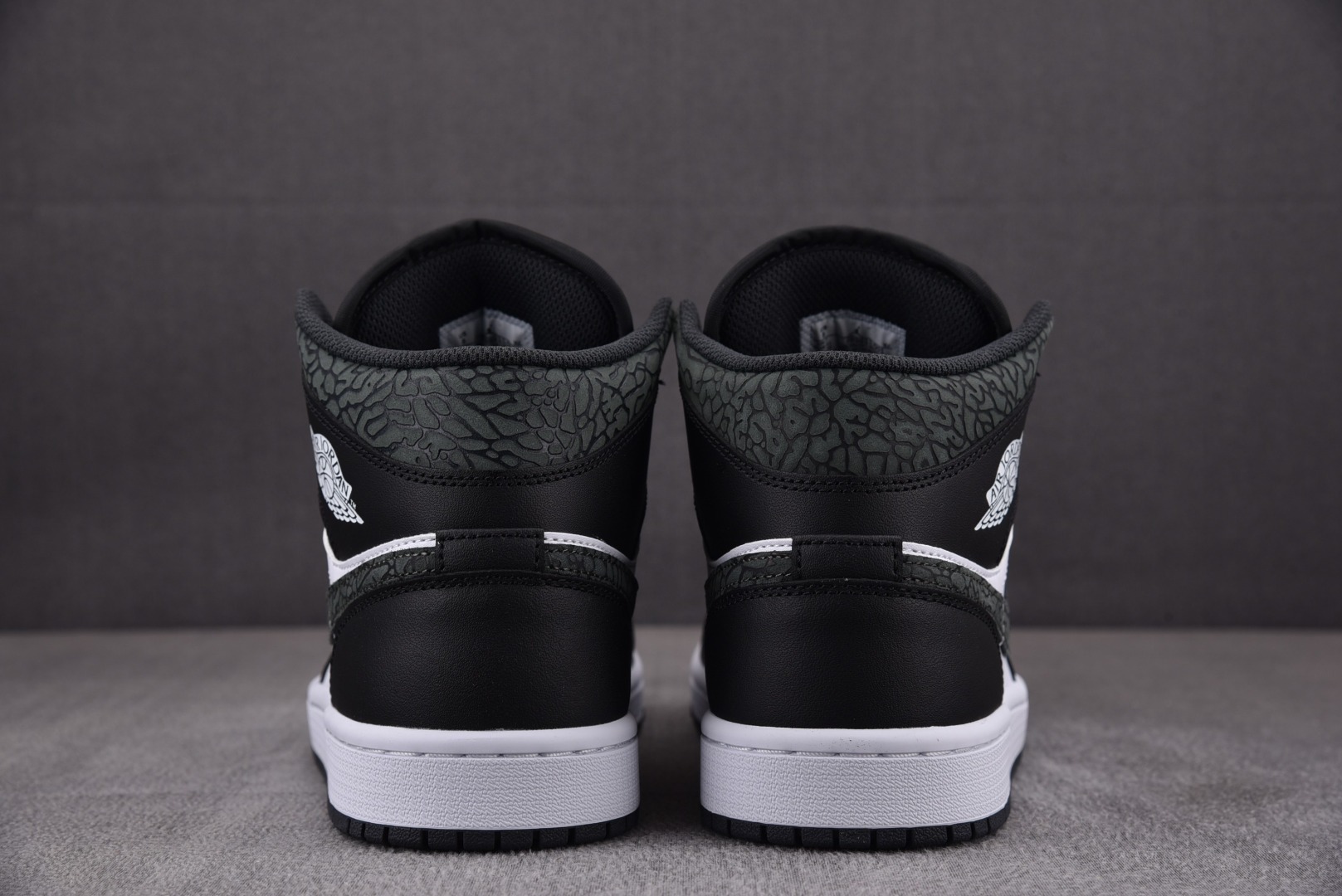 AJmid黑白尺码:40-46总裁R版出品-AirJordan1Mid“PandaElephant”黑白