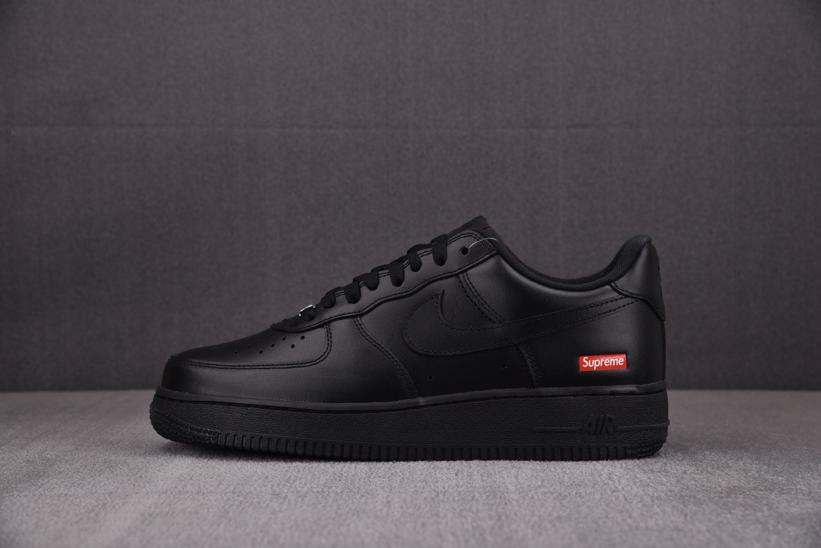 Supreme尺码:35.5-47.5总裁R版出品-SupremexNKAirForce1LowBoxL