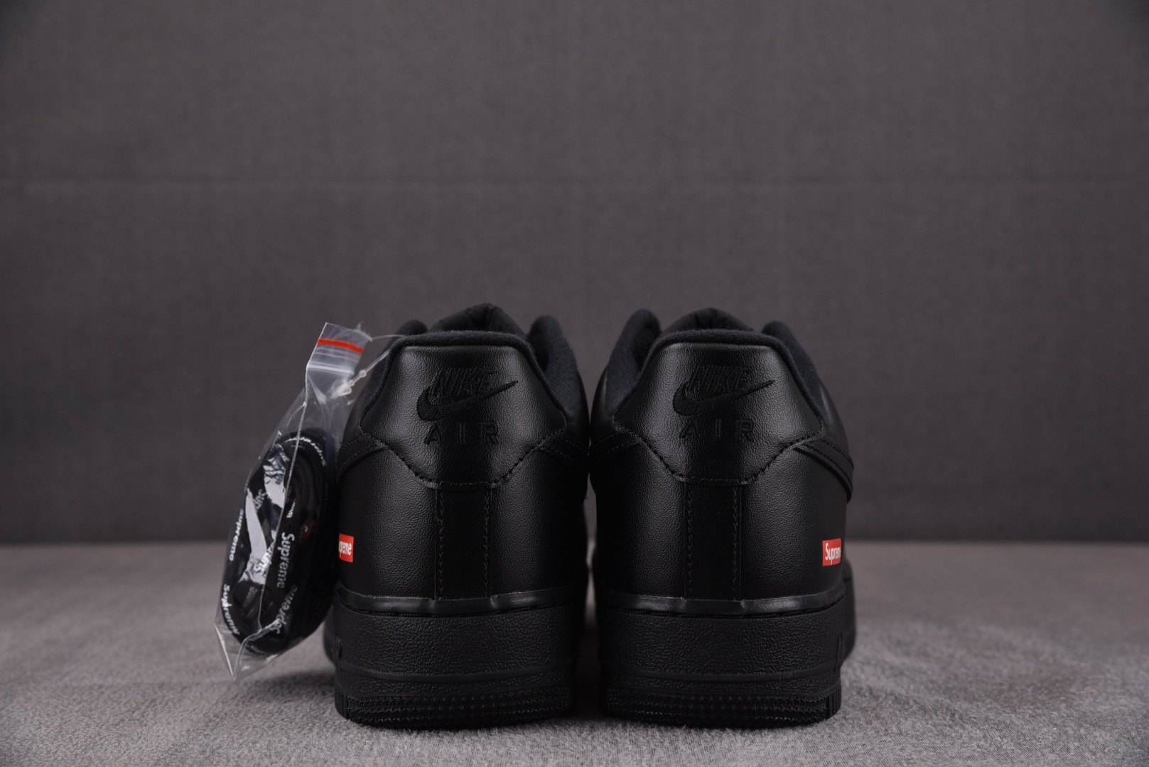 Supreme尺码:35.5-47.5总裁R版出品-SupremexNKAirForce1LowBoxL