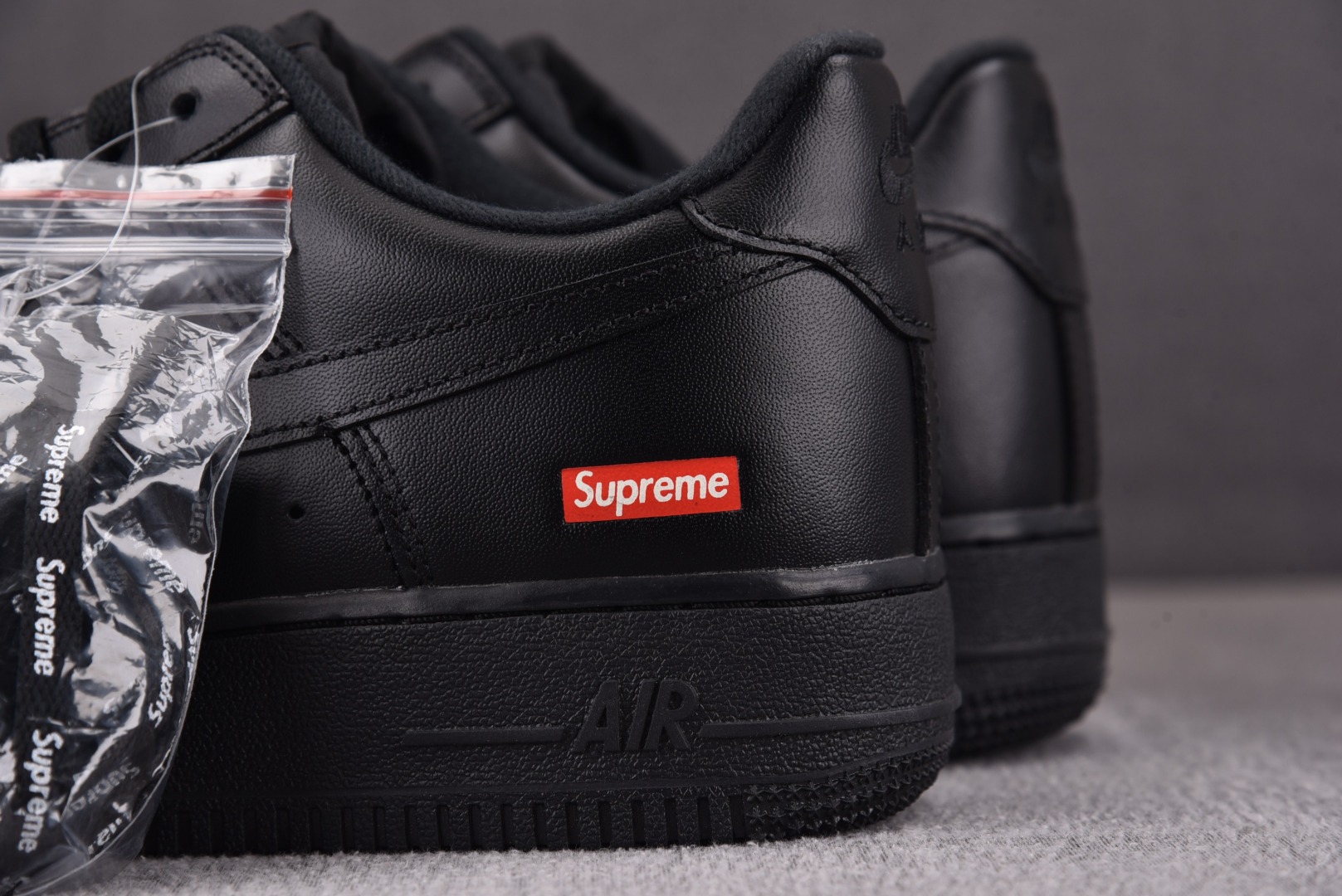 Supreme尺码:35.5-47.5总裁R版出品-SupremexNKAirForce1LowBoxL