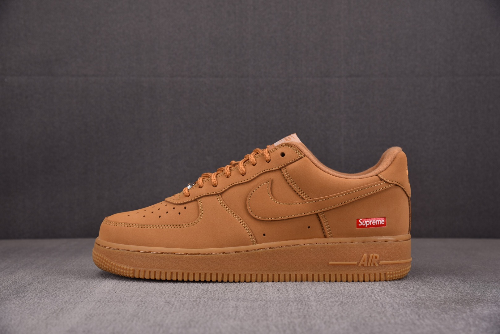 Supreme尺码:35.5-47.5总裁R版出品-SupremexNkAirForce1Low“Fla