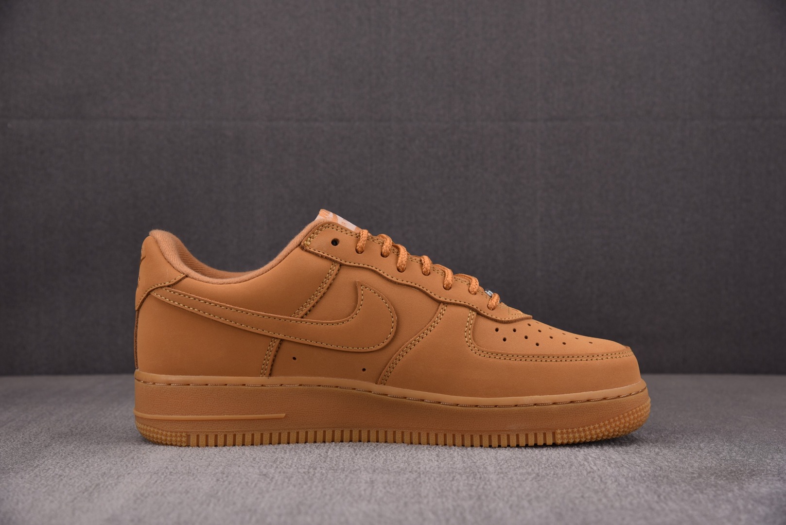 Supreme尺码:35.5-47.5总裁R版出品-SupremexNkAirForce1Low“Fla