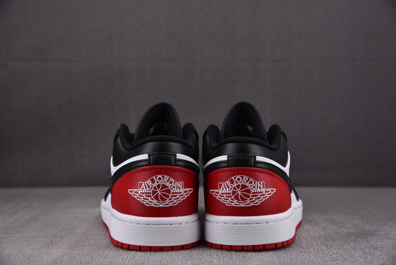 AJLow黑红脚趾尺码:35.5-46总裁R版出品-AirJordan1Low“BredToe”黑红脚趾