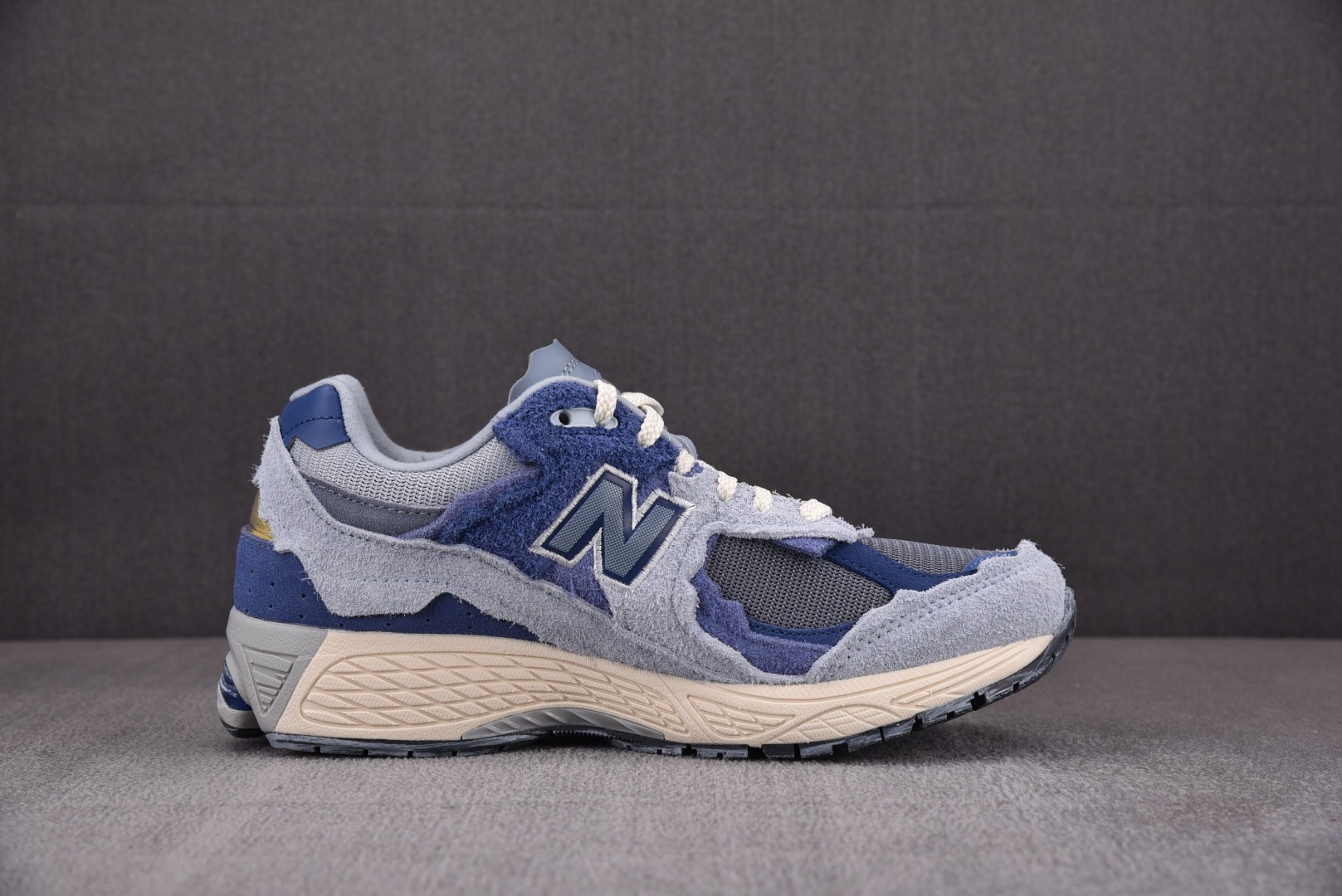 NB2002R尺码:36-46.5总裁R版出品-NewBalanceNB2002R“RefinedFut