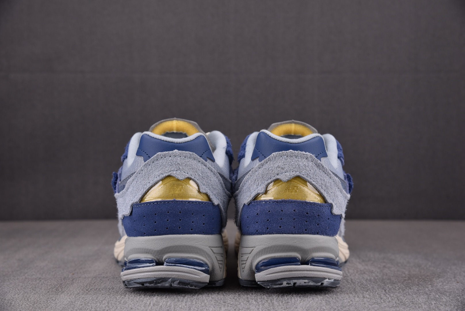 NB2002R尺码:36-46.5总裁R版出品-NewBalanceNB2002R“RefinedFut