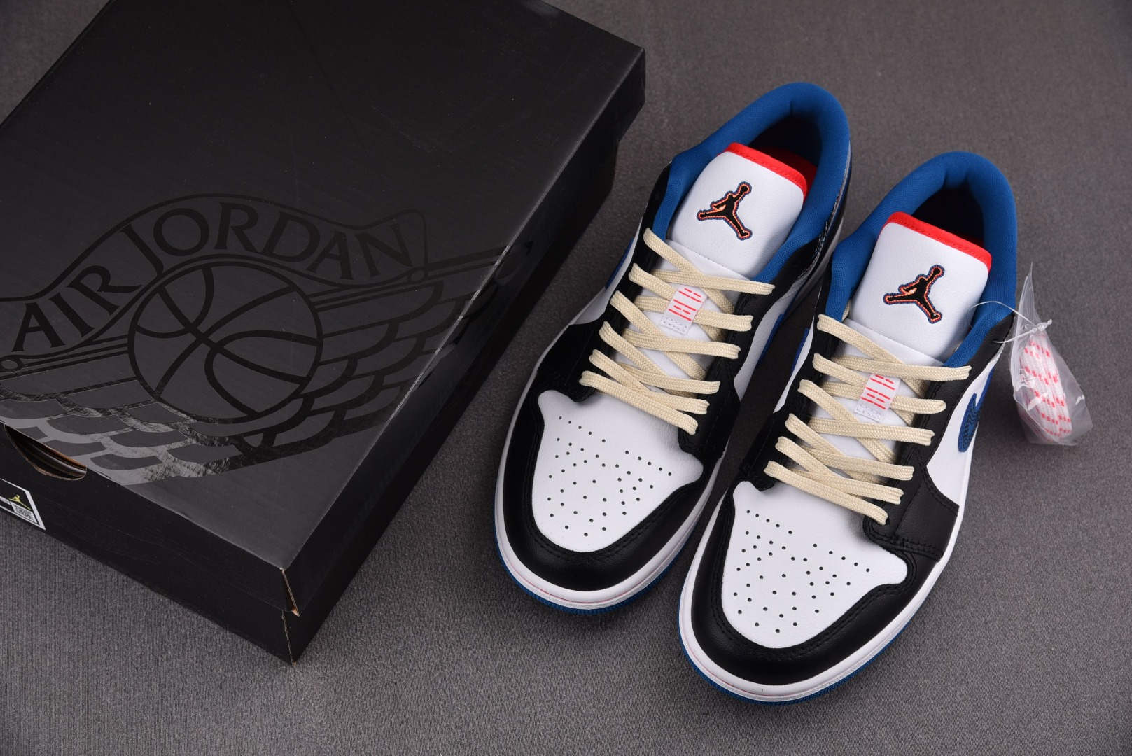 AJLow白黑蓝尺码:40-46总裁R版出品-AirJordan1Low白黑蓝FV3622-141