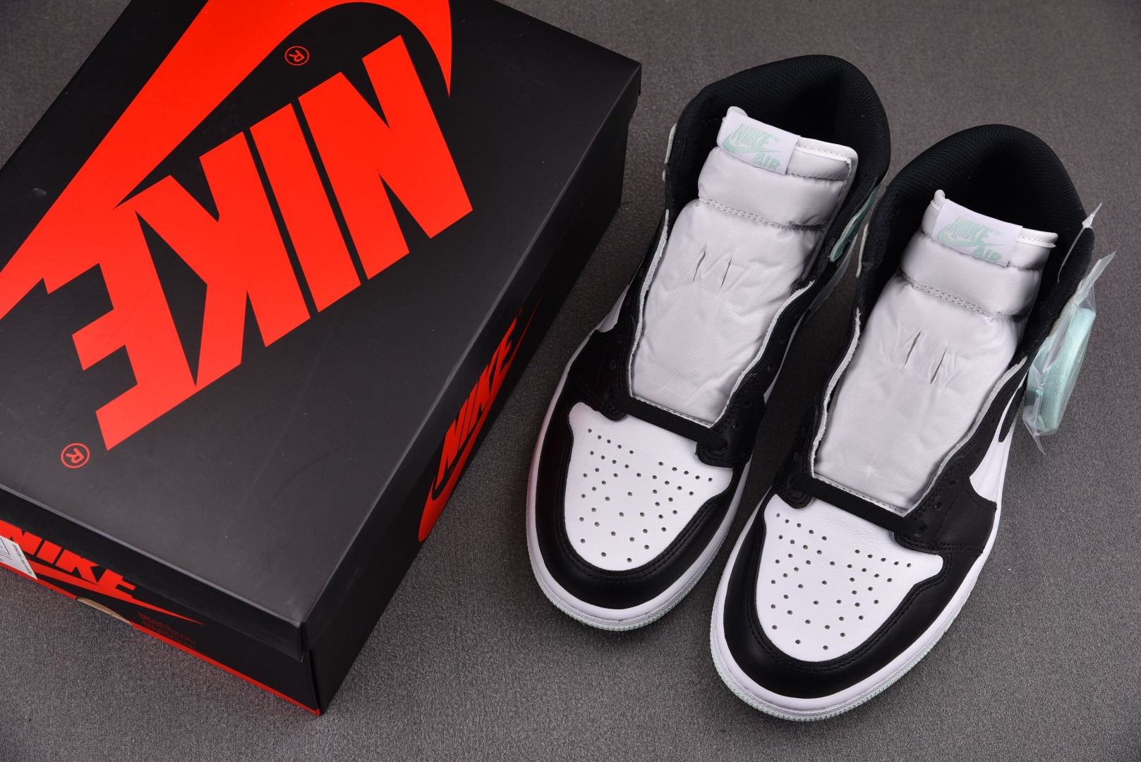 AJ1薄荷绿 尺码:40-47.5纯原-Air Jordan 1 Retro High“Igloo”冰屋