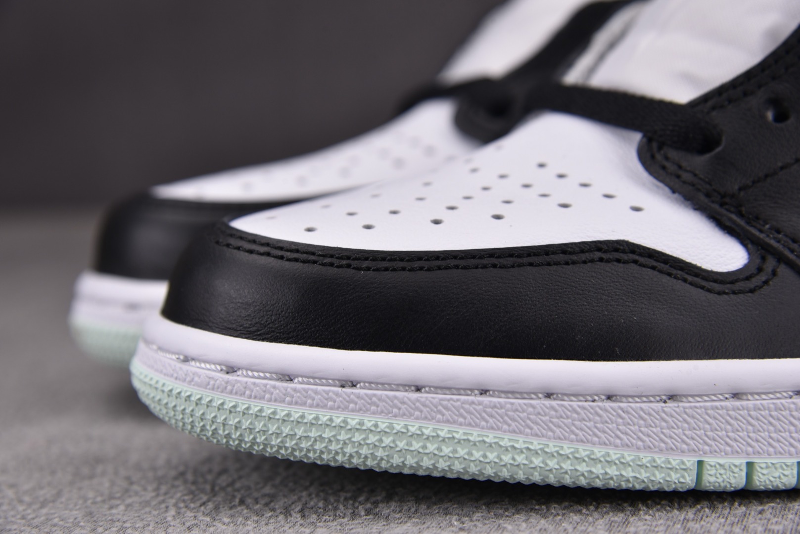 AJ1薄荷绿 尺码:40-47.5纯原-Air Jordan 1 Retro High“Igloo”冰屋