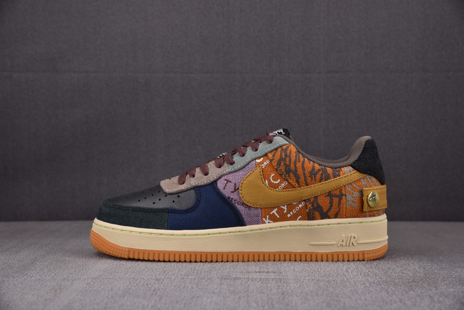 AF1TS拼接尺码:36-47.5总裁R版出品-TravisScottxNkAF1LowCactusJa