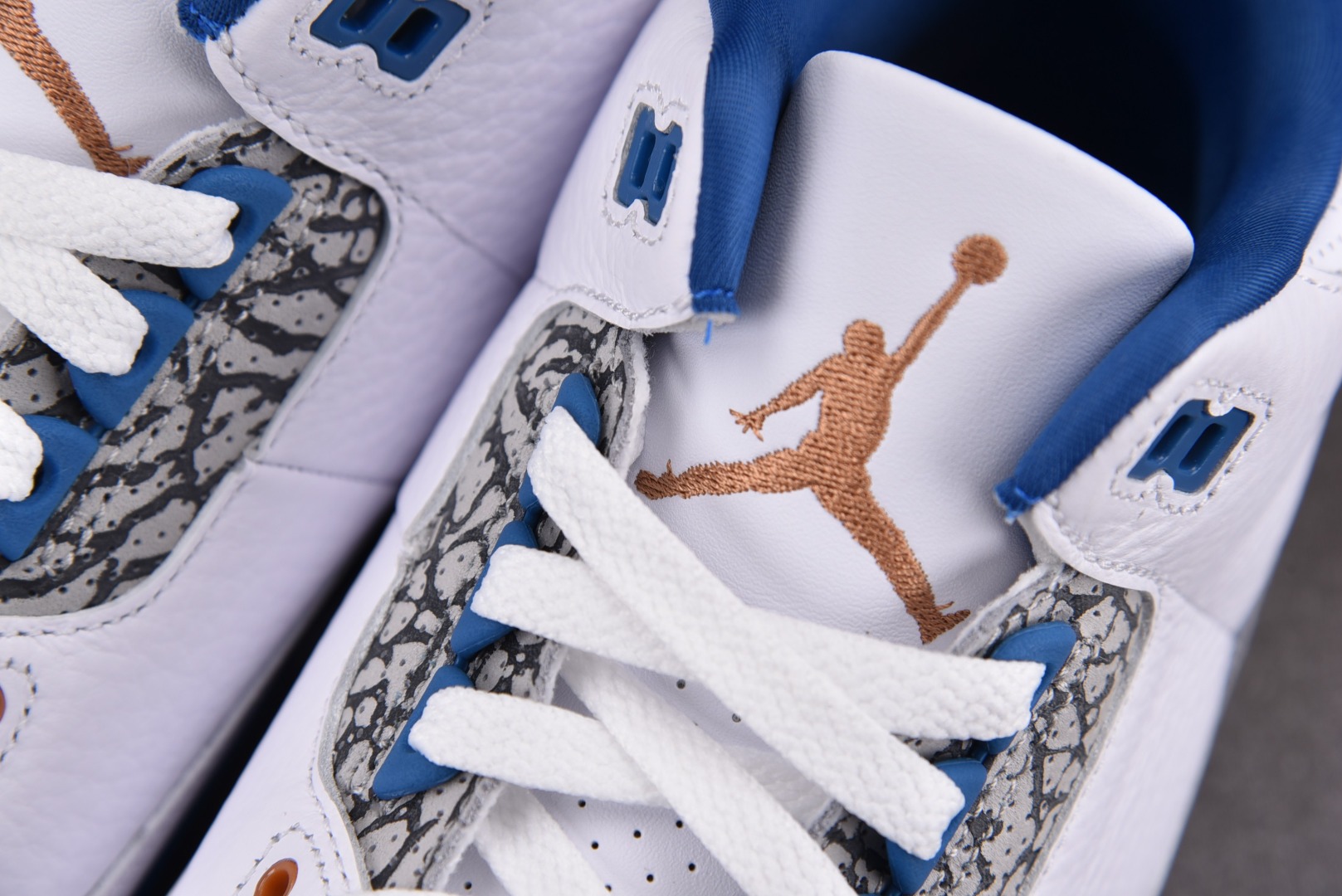 AJ3白蓝尺码:36-48总裁R版出品-AirJordan3Retro“WhiteandTrueBlue