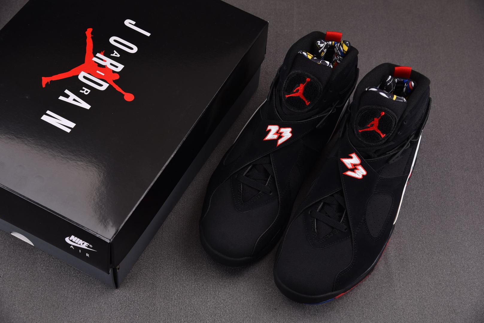 AJ8季后赛尺码:40-47.5总裁R版出品-AirJordan8Retro“Playoffs”季后赛黑