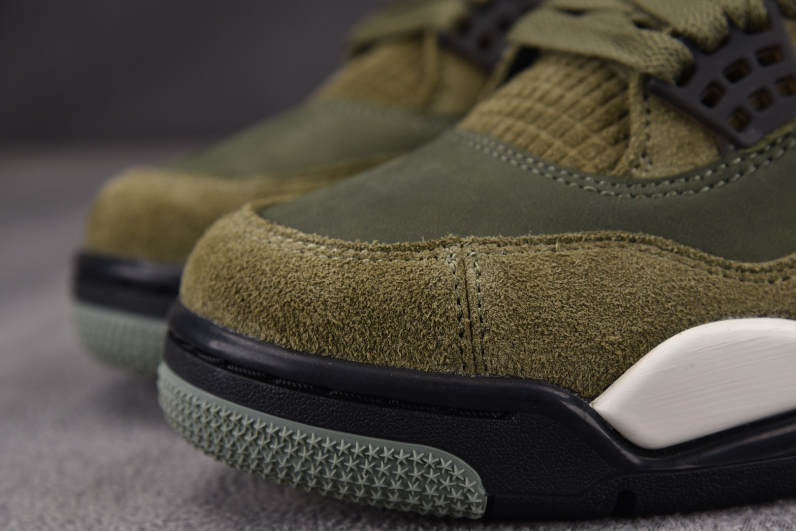 AJ4军绿尺码:40-50.5总裁R版出品-AirJordan4“Olive”军绿FB9927-200Y