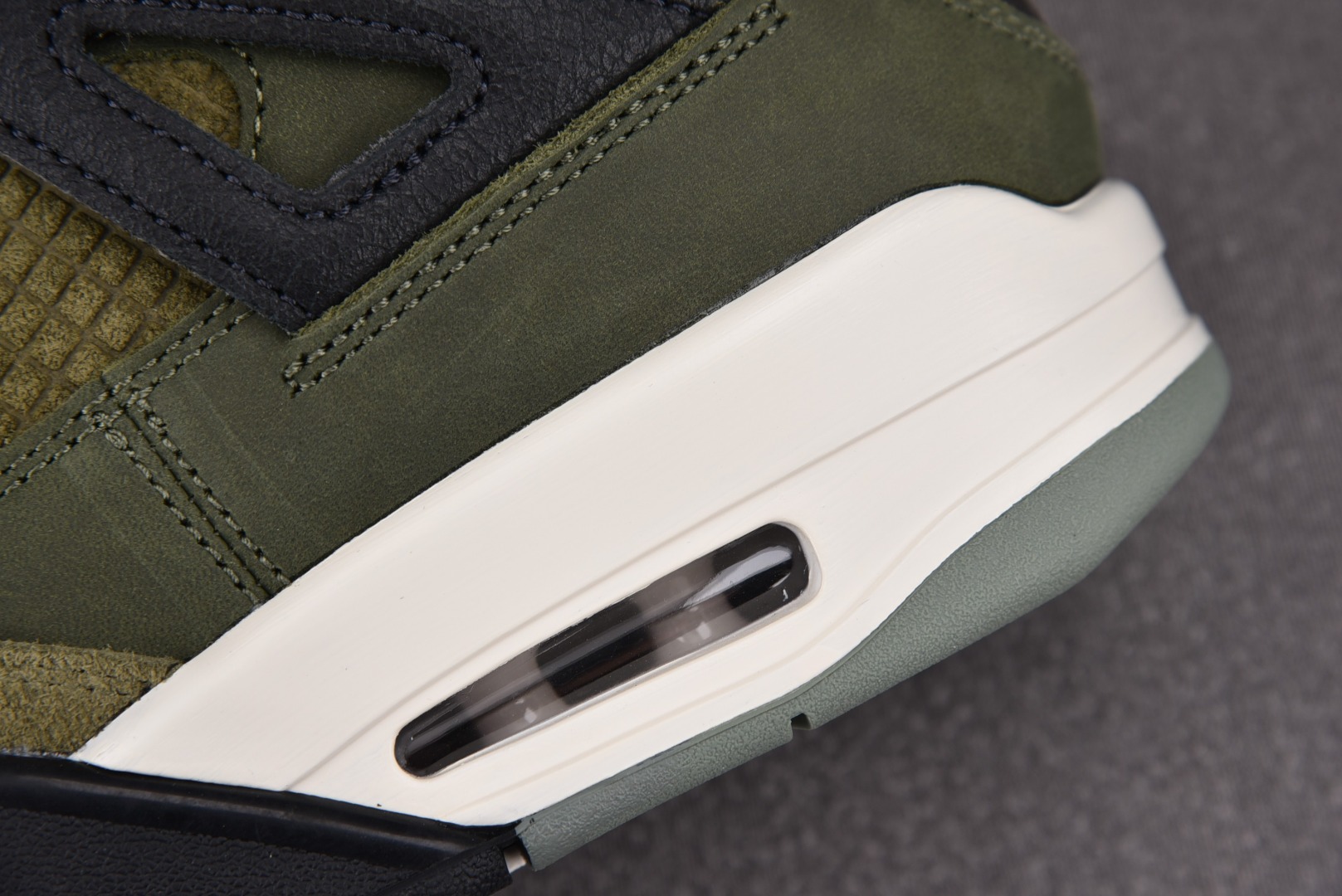 AJ4军绿尺码:40-50.5总裁R版出品-AirJordan4“Olive”军绿FB9927-200Y