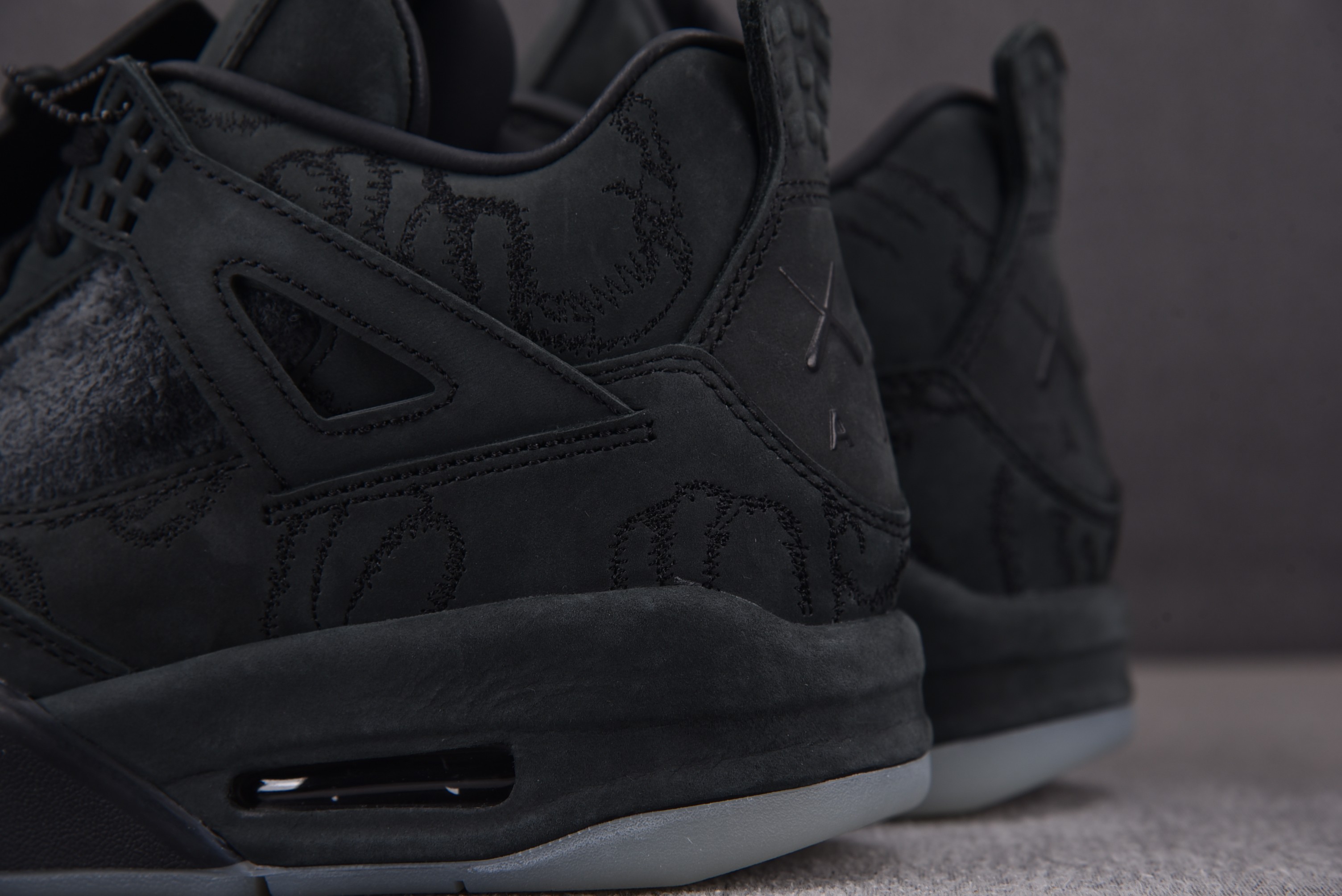 AJ4黑色尺码:40-50.5纯原-AirJordan4RetroKawsBlack黑色930155-0