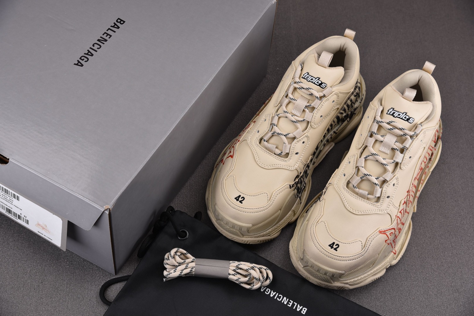 巴黎尺码:35-46偏大一码纯原-Balenciaga老爹鞋米白涂鸦YZ001