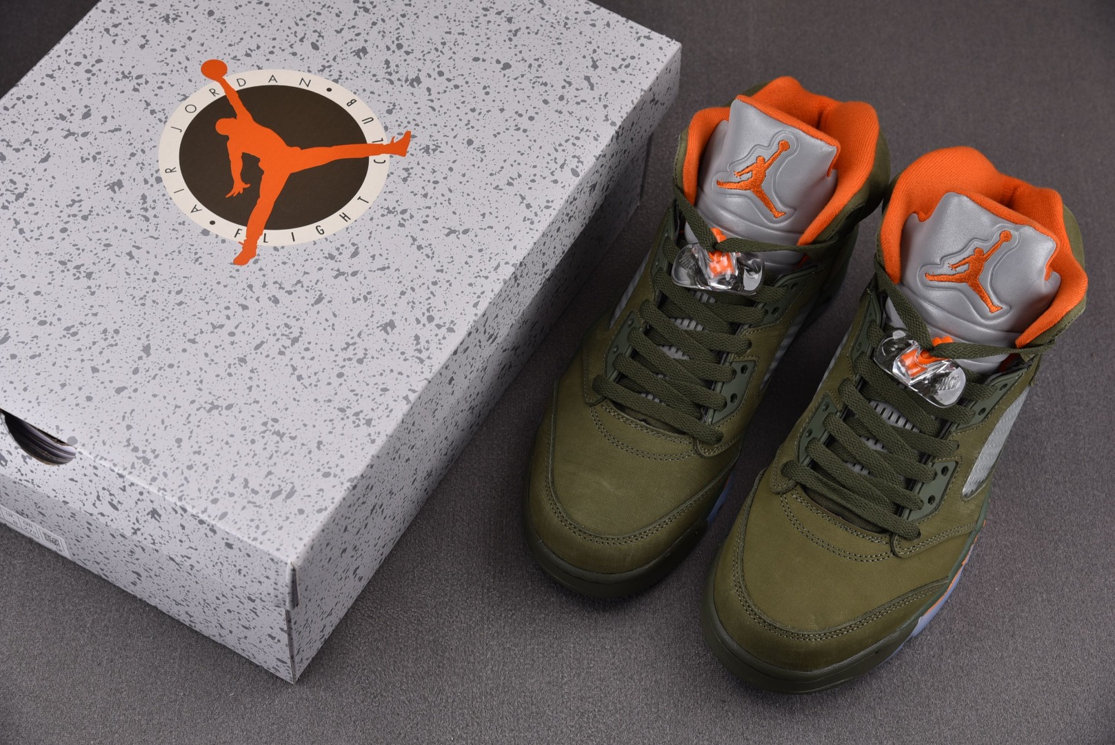 AJ5橄榄绿尺码:40-47.5纯原-AirJordan5Retro“Olive”橄榄绿DD0587-3