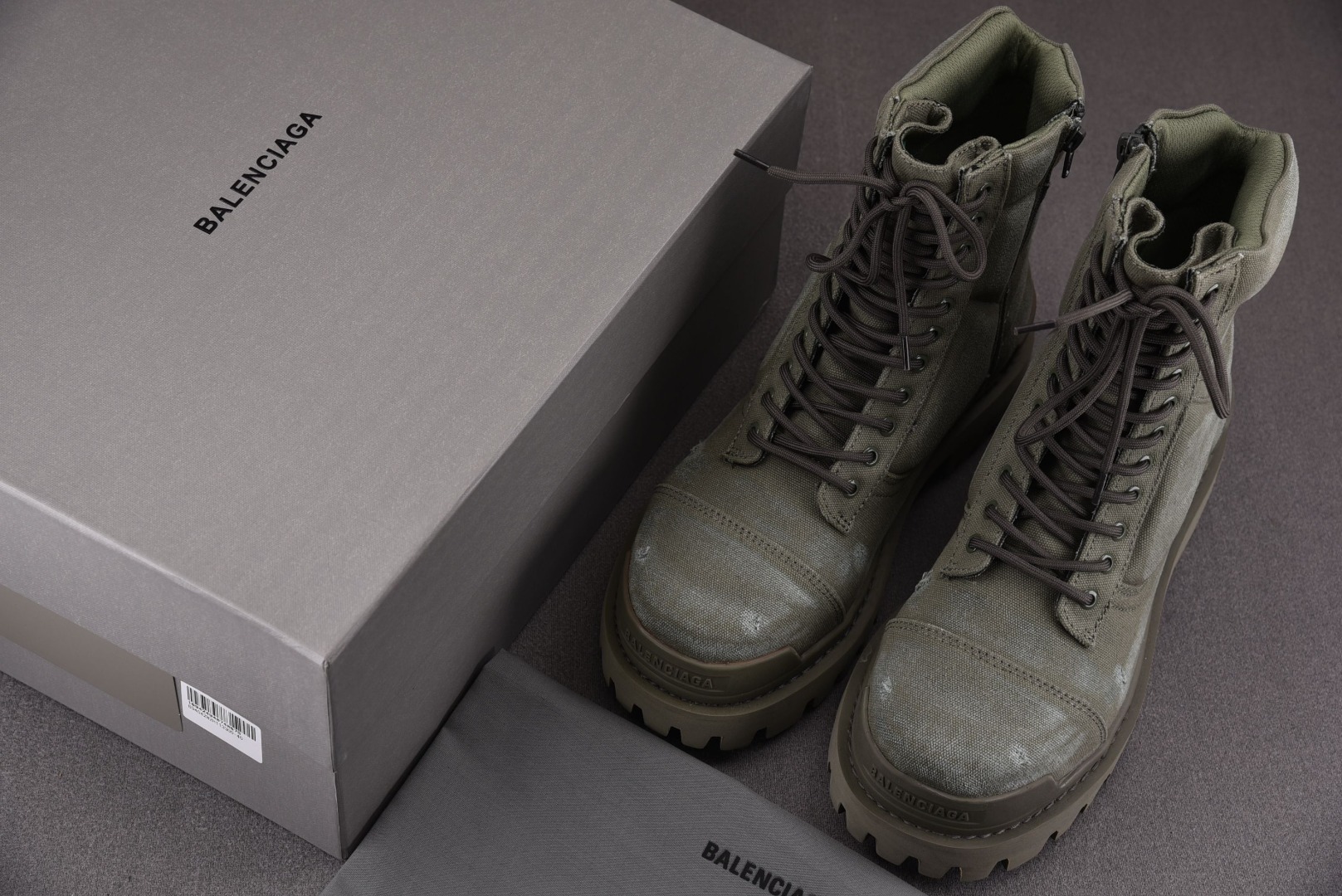 巴黎马丁靴尺码:39-45偏大一码纯原-Balenciaga做旧系带短靴卡其色YZ02939404142