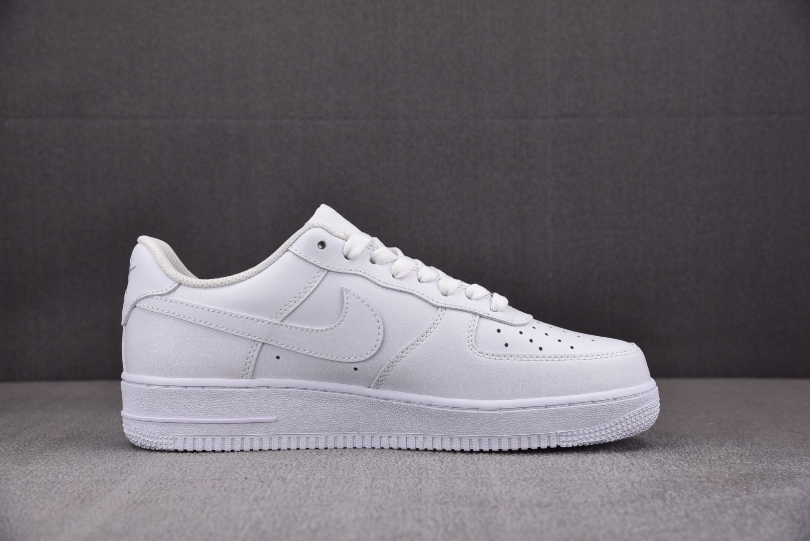 AF1白色尺码:36-47.5纯原-AF1LowSKY1三方联名白色CW2288-001YZ009363