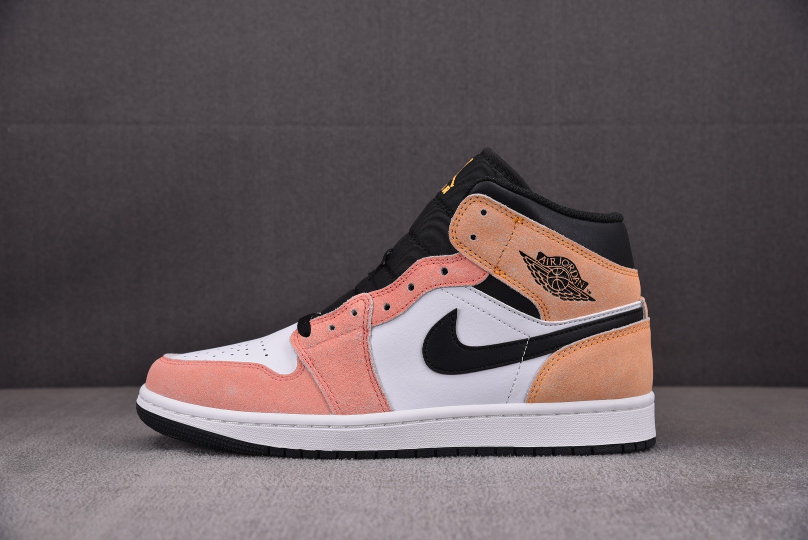 AJMid粉色尺码:40-46纯原-AirJordan1Mid“FlightClub”粉色DX4332-