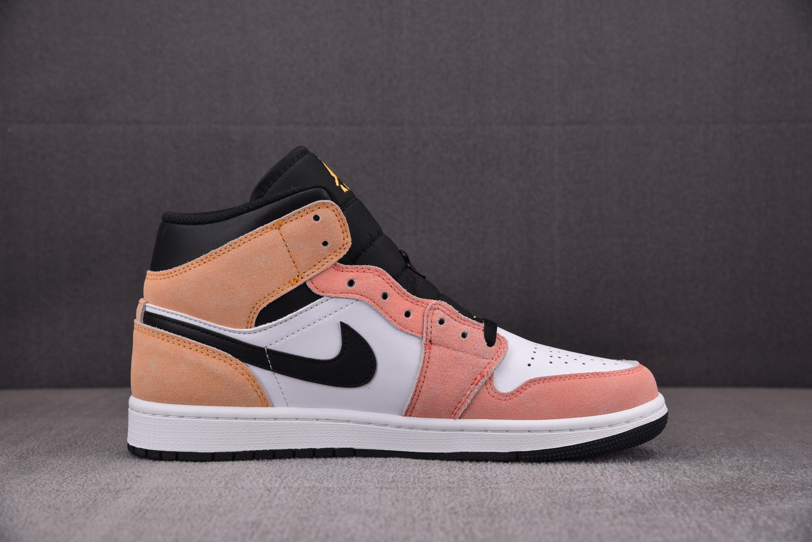 AJMid粉色尺码:40-46纯原-AirJordan1Mid“FlightClub”粉色DX4332-