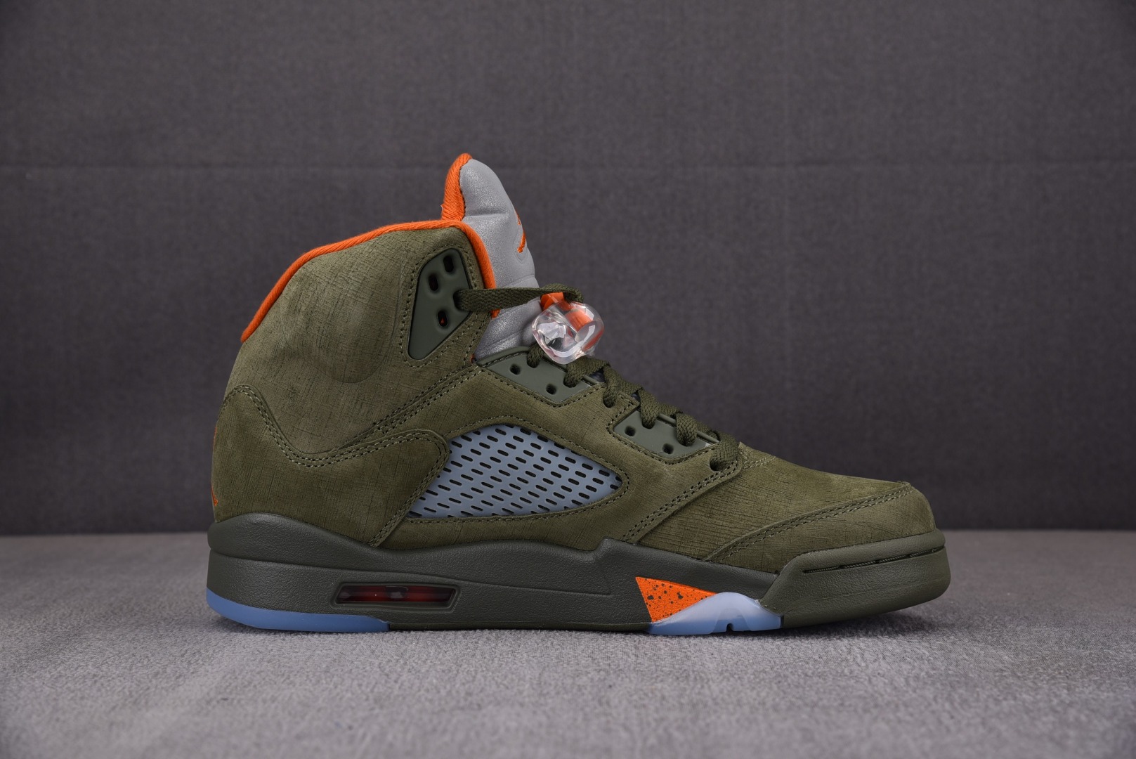 AJ5橄榄绿尺码:40.5-47.5纯原-AirJordan5Retro“Olive”橄榄绿DD0587