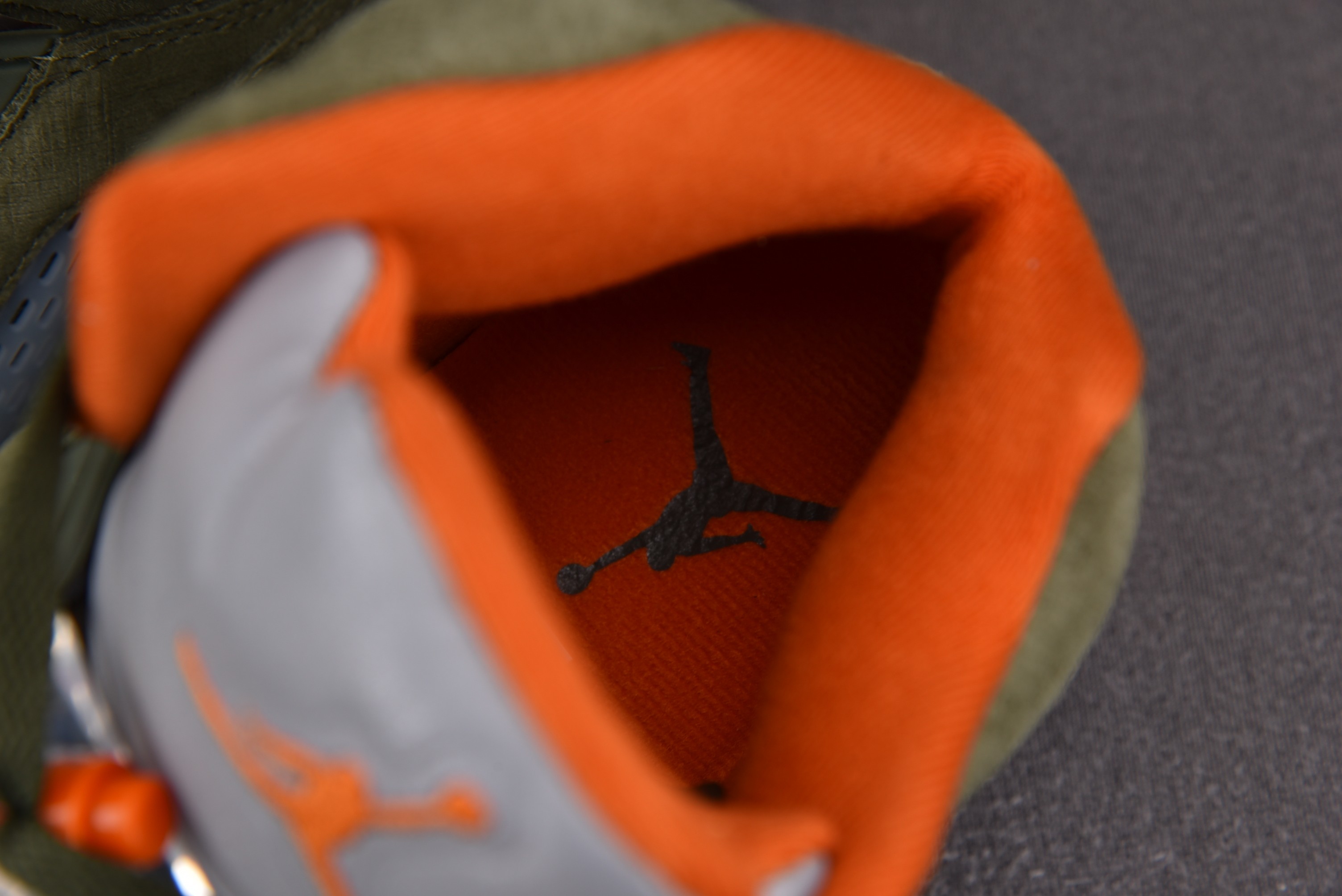 AJ5橄榄绿尺码:40.5-47.5纯原-AirJordan5Retro“Olive”橄榄绿DD0587