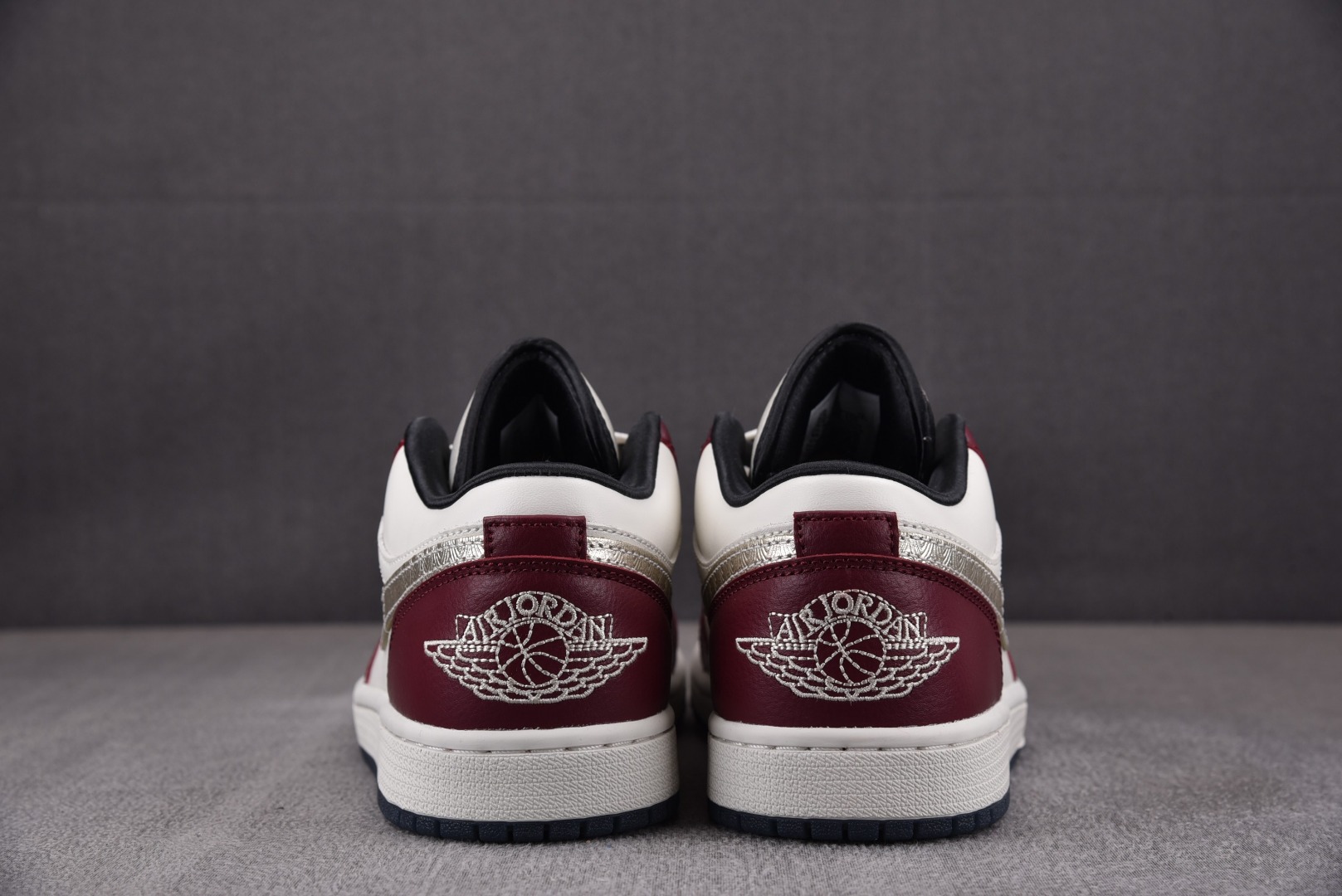 AJLow白酒红尺码:35.5-46纯原-WMNSAirJordan1LowSE“YearoftheDr