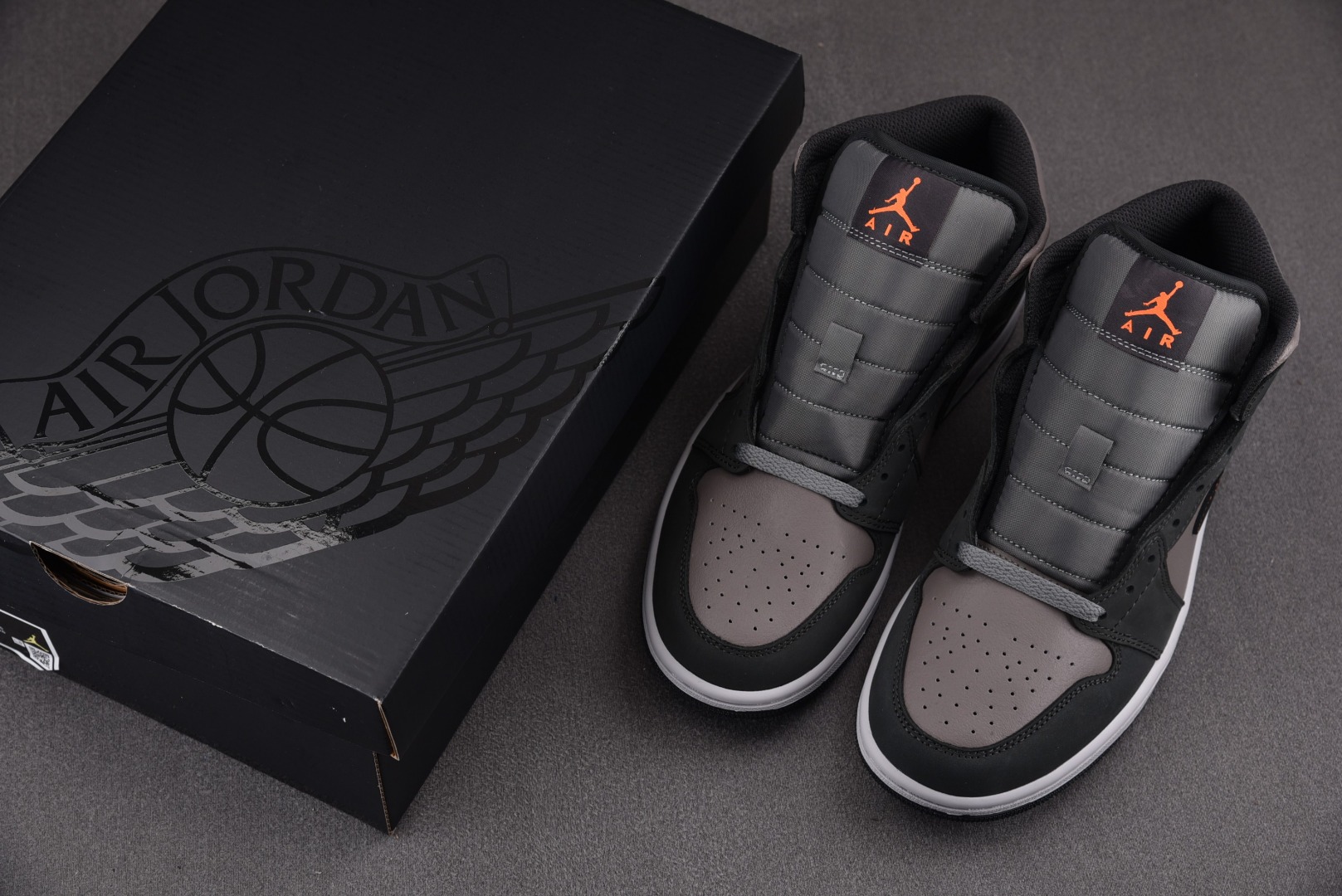 AJMid灰色尺码:40-46纯原-AirJordan1Mid灰色FQ8338-017