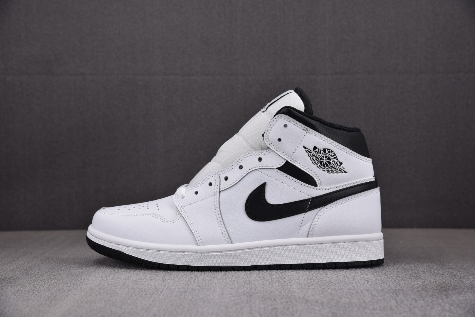 AJMid鞋码40-46纯原出品-AirJordan1Mid白黑DQ8426-132YZ010