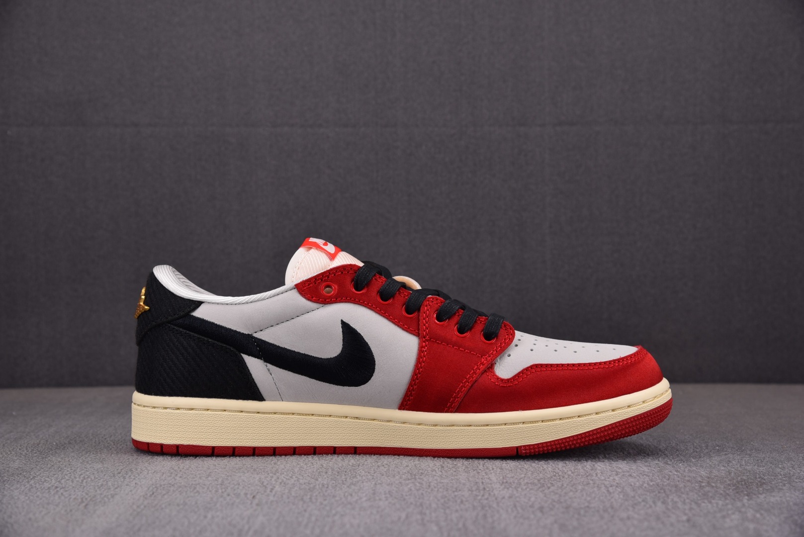 AJLOW鞋码36-47.5纯原出品-TrophyRoomxAirJordan1LowOGAway白黑红