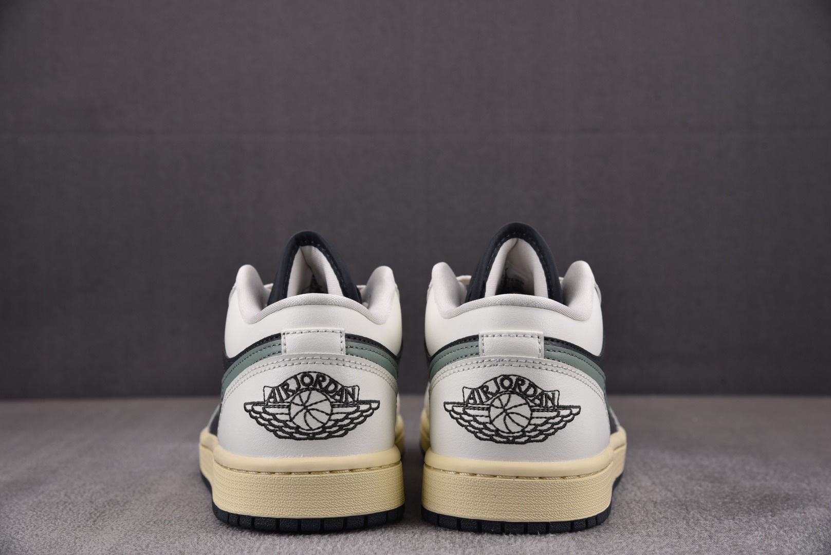 AJLow鞋码35.5-46纯原出品WMNSAirJordan1Low“JadeSmoke”黑白绿DC0