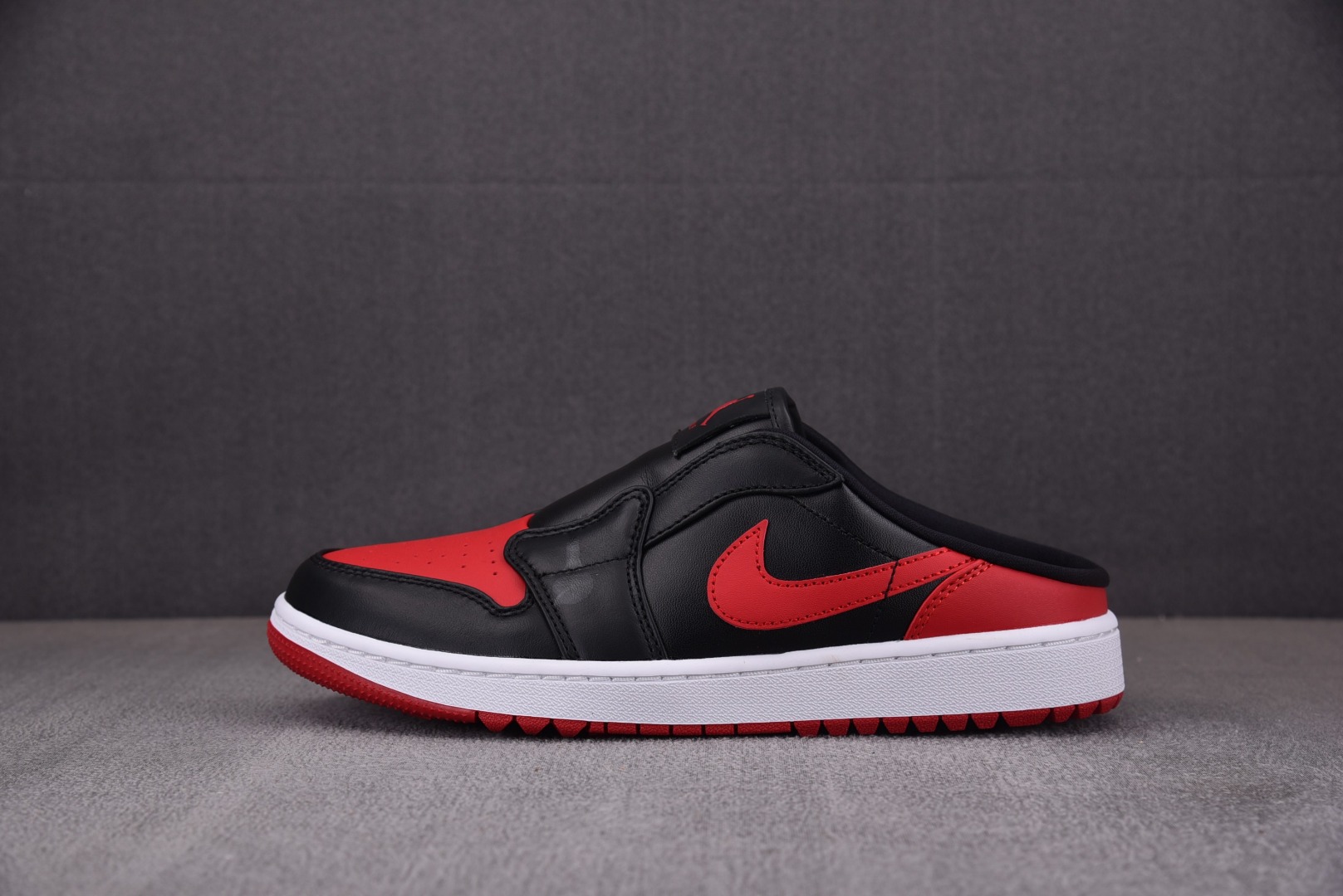 AJLow尺码40-46纯原出品-AirJordan1Mule“Bred”黑红脚趾一脚蹬FJ1214-0