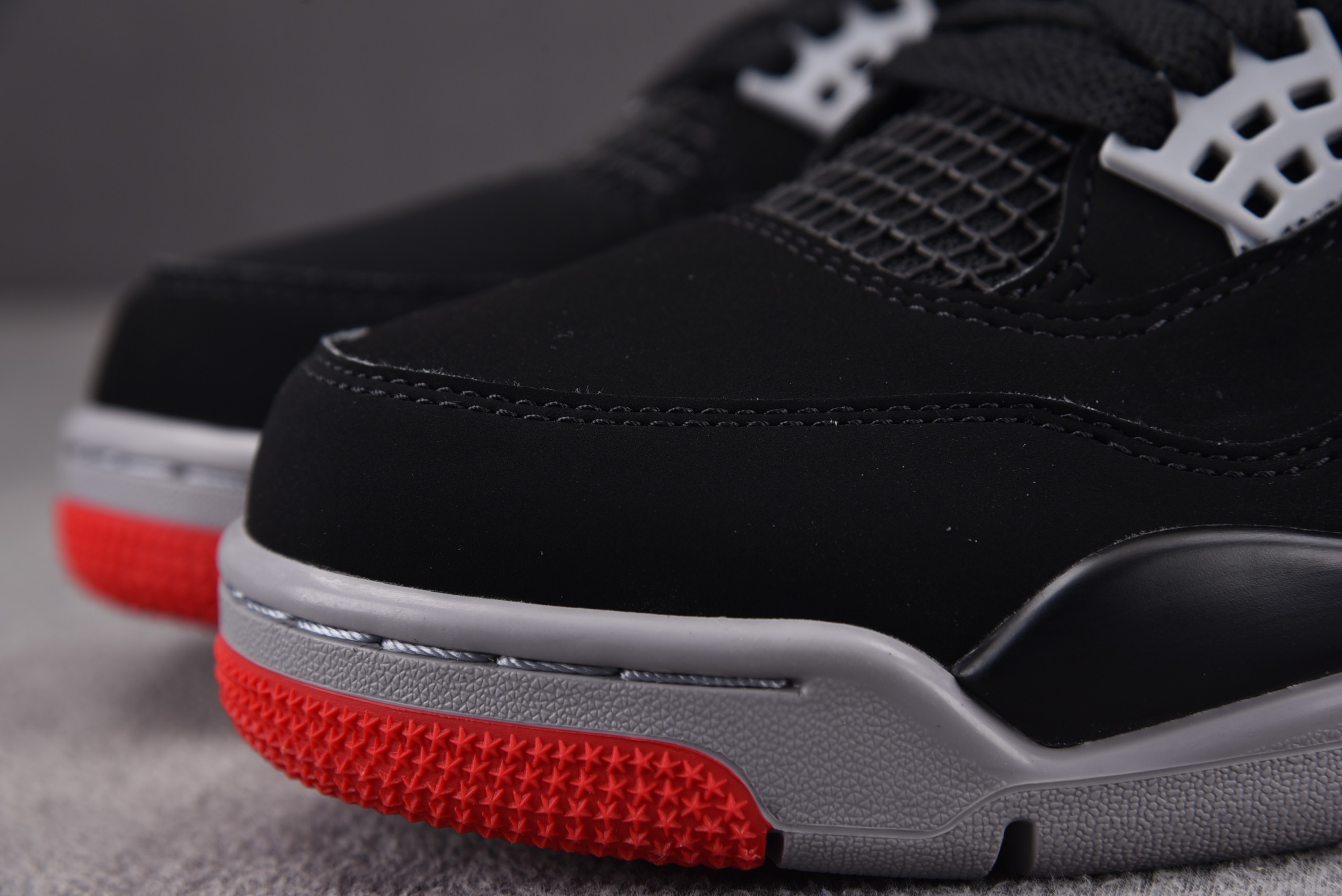 AJ4黑红公牛鞋码40.5-48.5带半码总裁R版出品-AirJordan4RetroBred2019黑