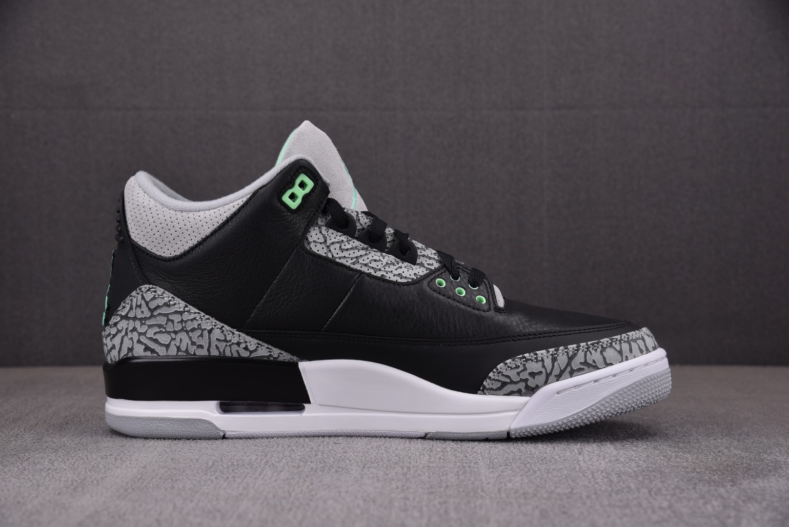 AJ3黑绿尺码:40-47.5有45.5纯原出品-AirJordan3Retro3GreenGlow黑绿