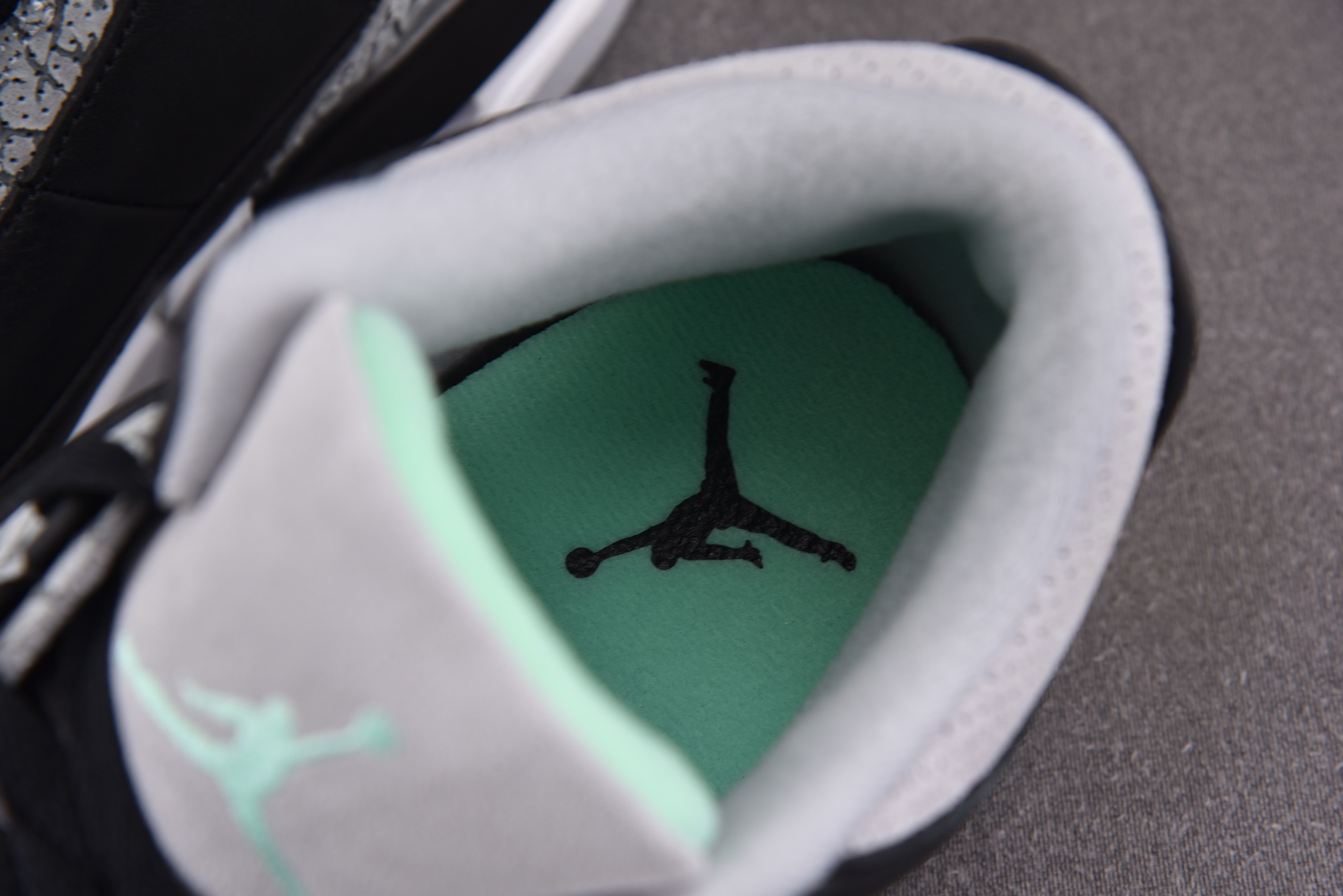 AJ3黑绿尺码:40-47.5有45.5纯原出品-AirJordan3Retro3GreenGlow黑绿