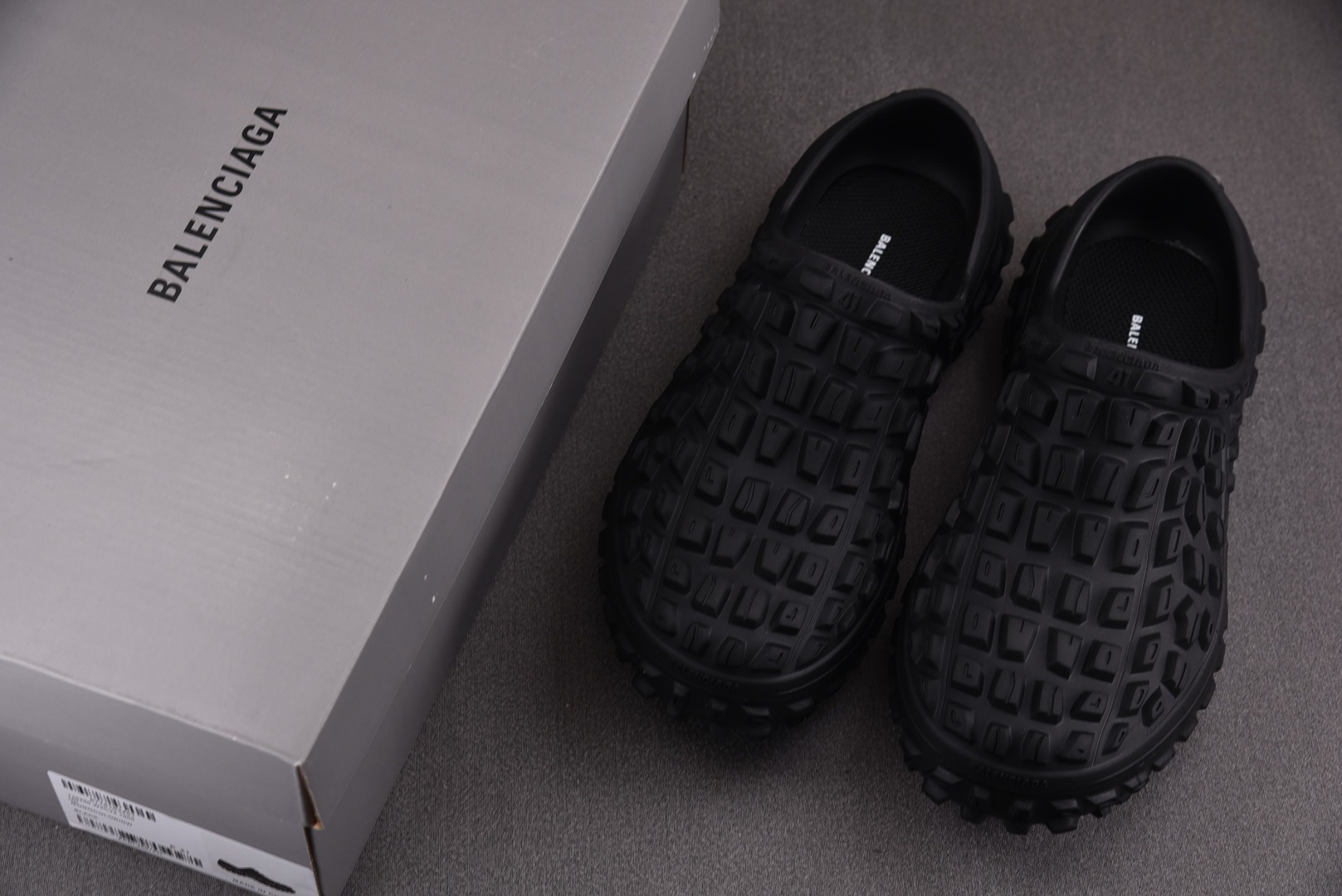 巴黎轮胎尺码35-46纯原出品-Balenciaga巴黎世家Defender时尚凉拖黑色货号735250